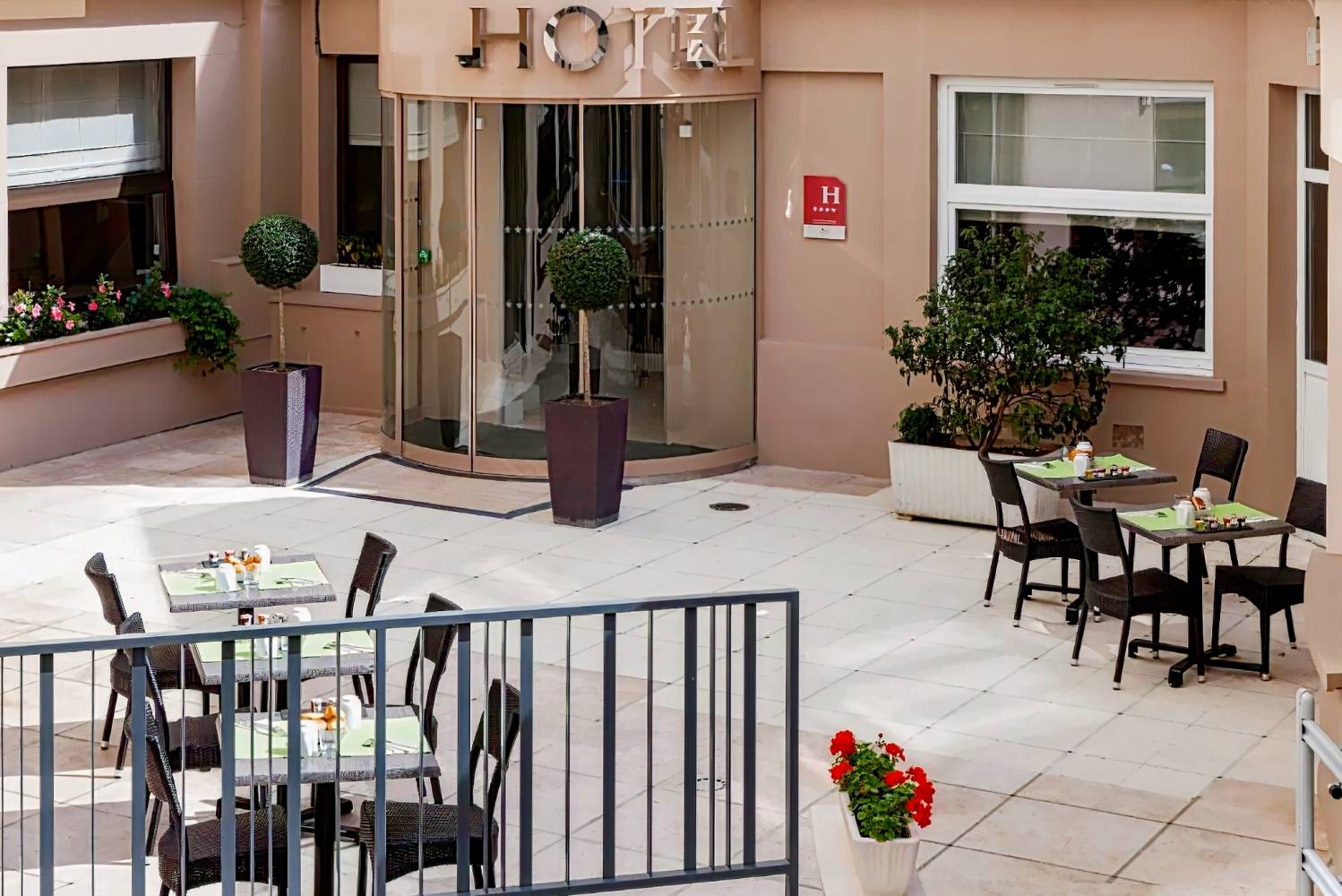 Timhotel Opéra Blanche Fontaine