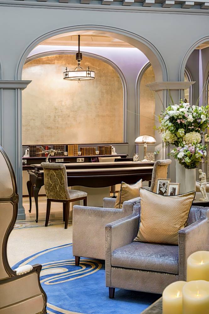 La Clef Louvre Paris by The Crest Collection