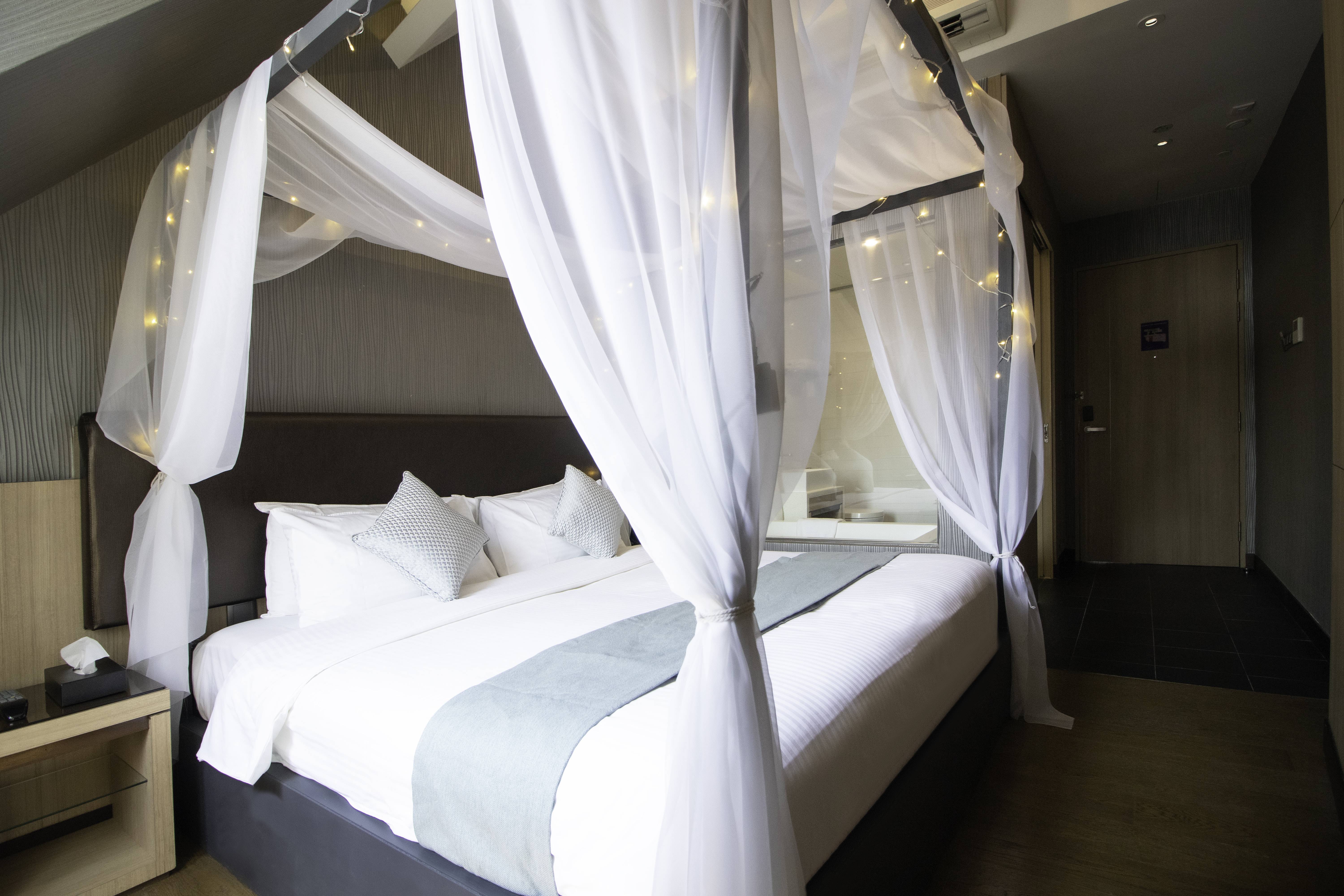 Hotel NuVe Stellar (formerly Aqueen Kitchener)