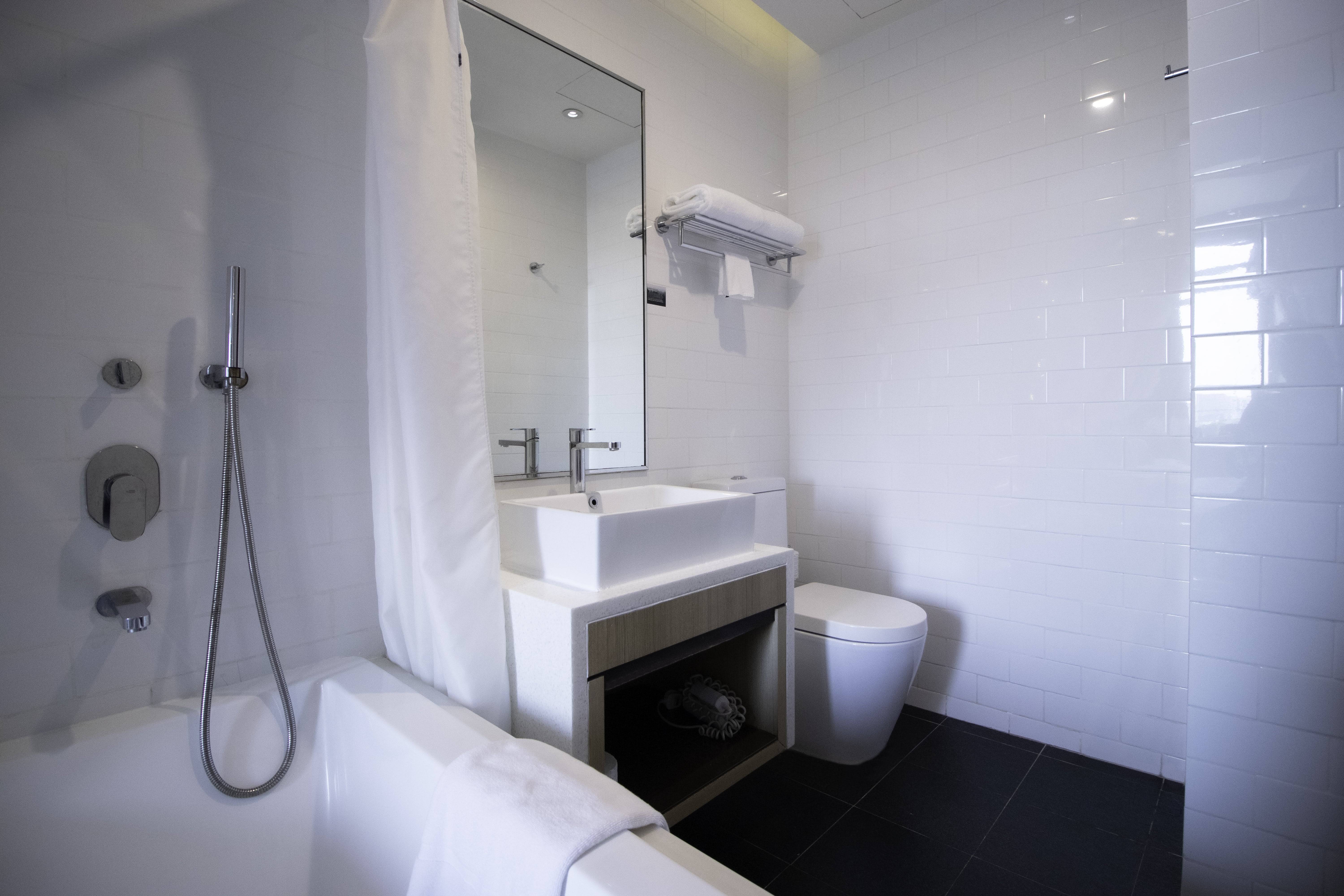 Hotel NuVe Stellar (formerly Aqueen Kitchener)