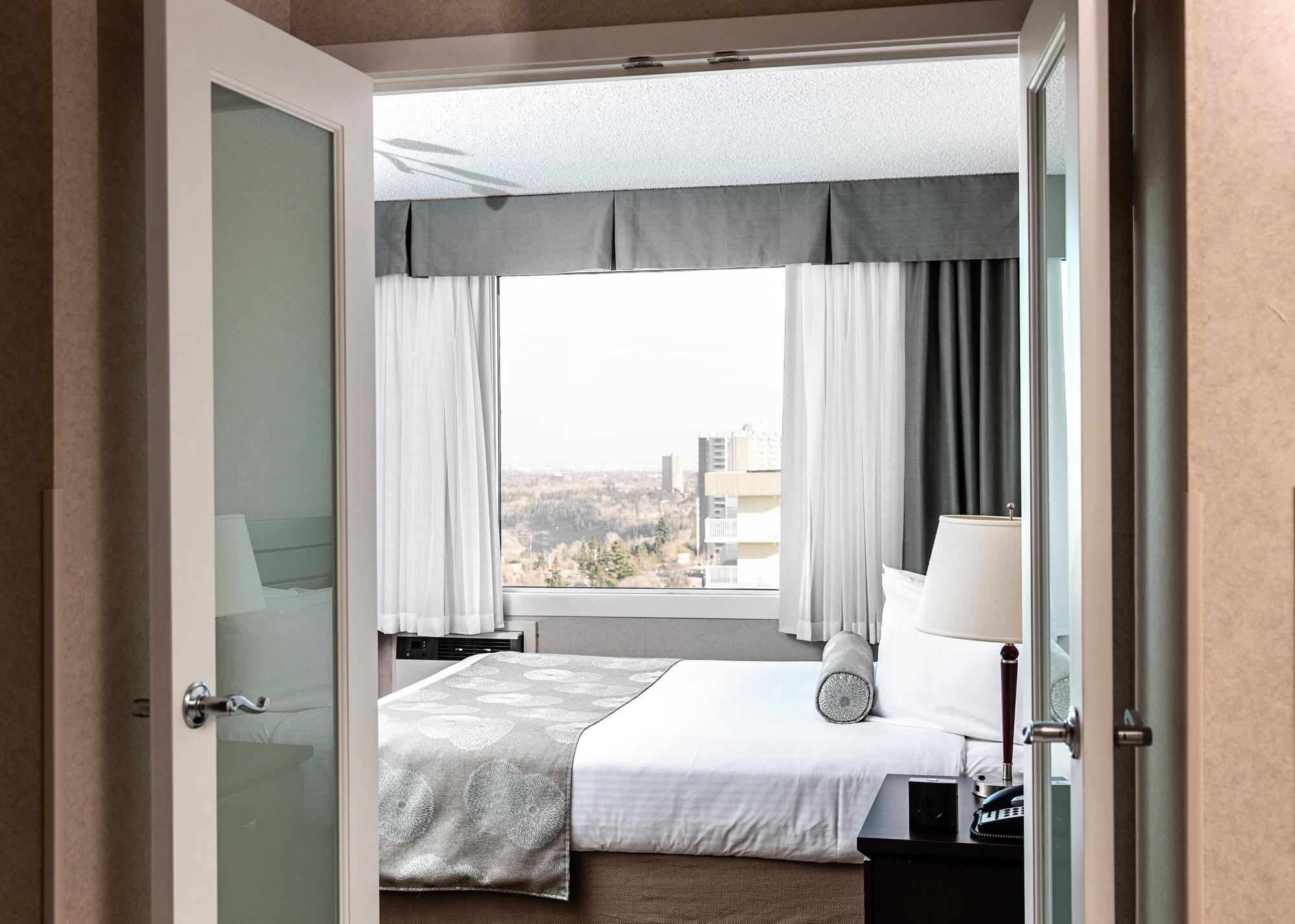 Campus Tower Suite Hotel