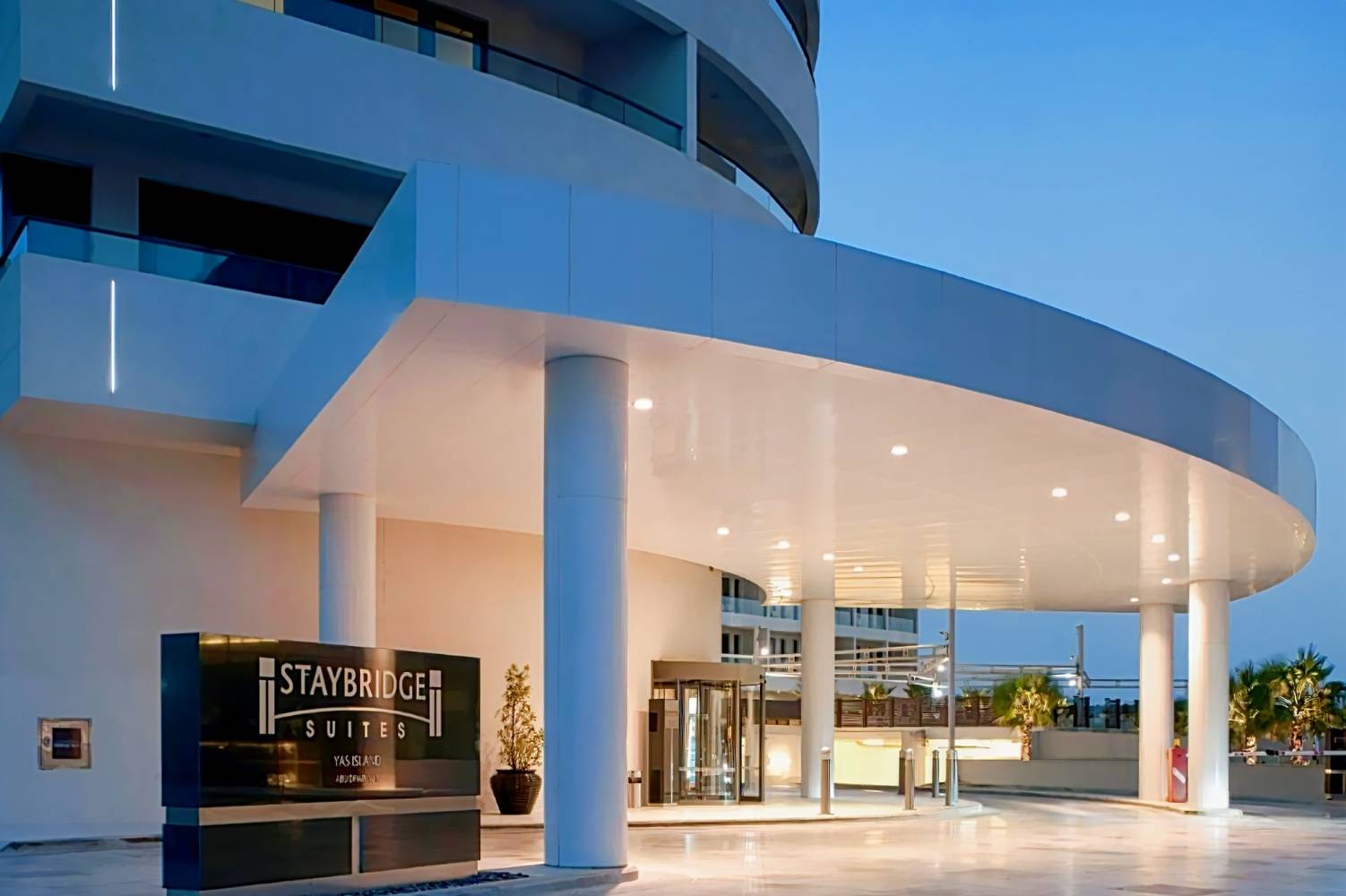 Staybridge Suites Yas Island Abu Dhabi