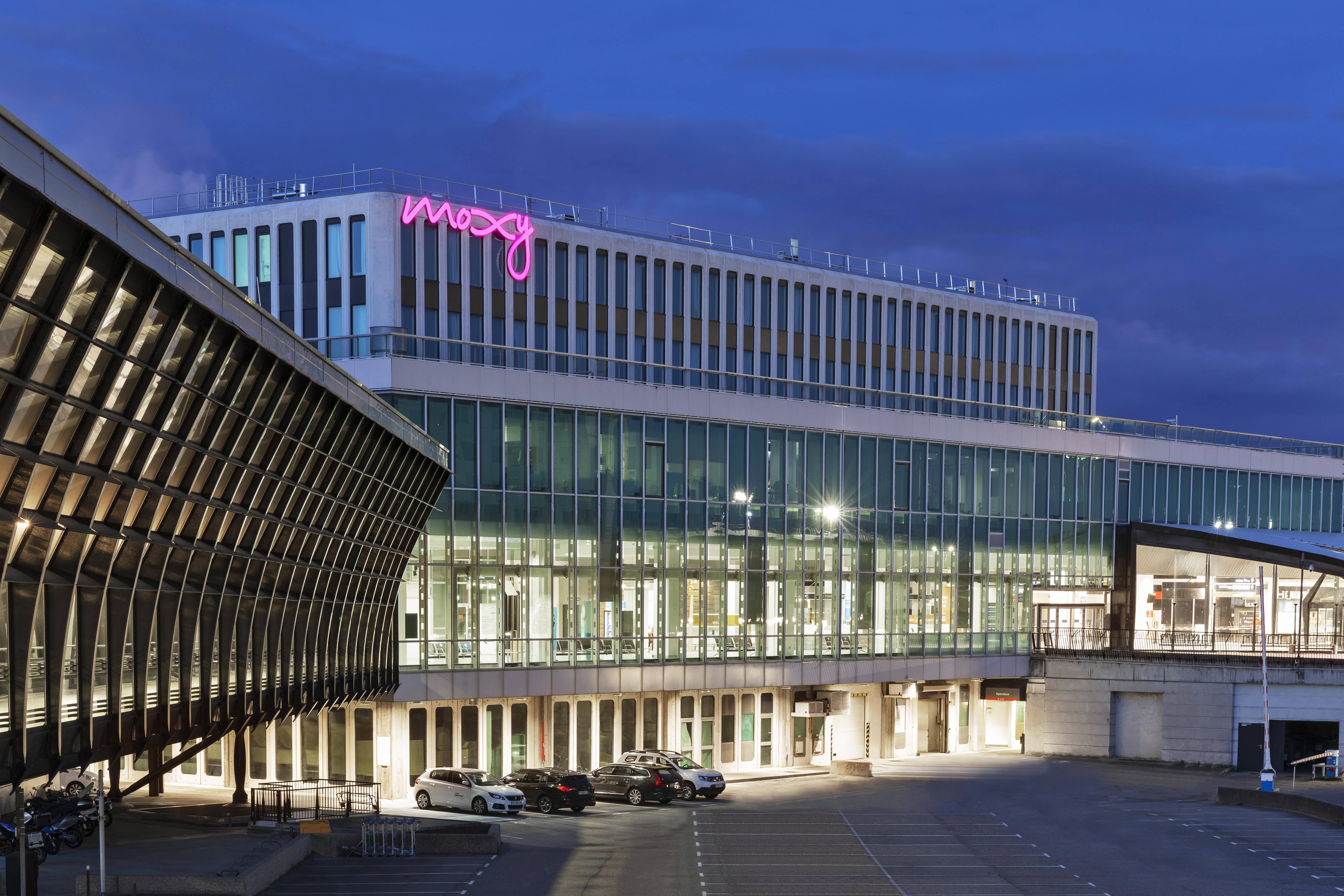Moxy Lyon Airport