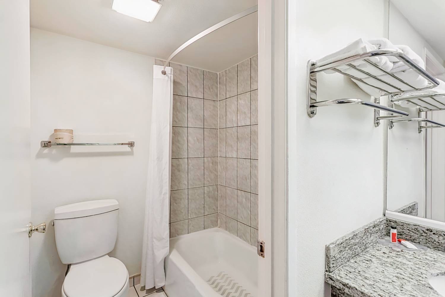 Howard Johnson by Wyndham Norco