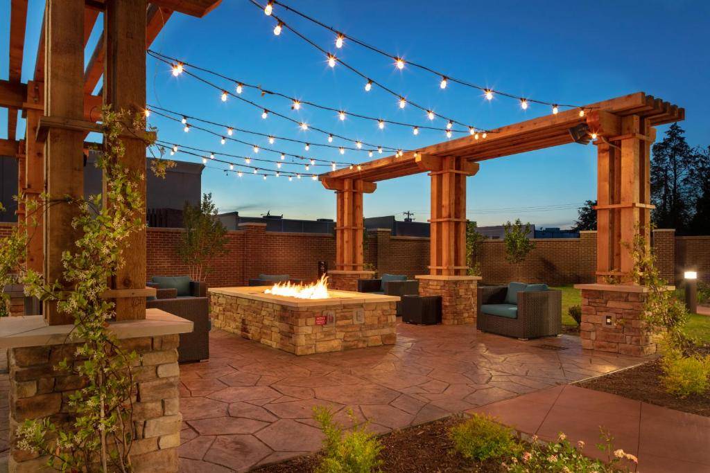 Fairfield Inn & Suites by Marriott Charlotte Pineville/Ballantyn