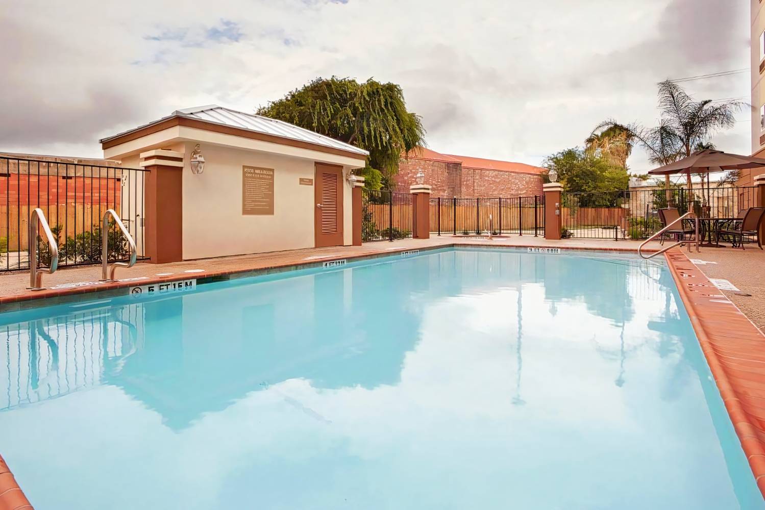 Candlewood Suites San Antonio Downtown, an IHG Hotel