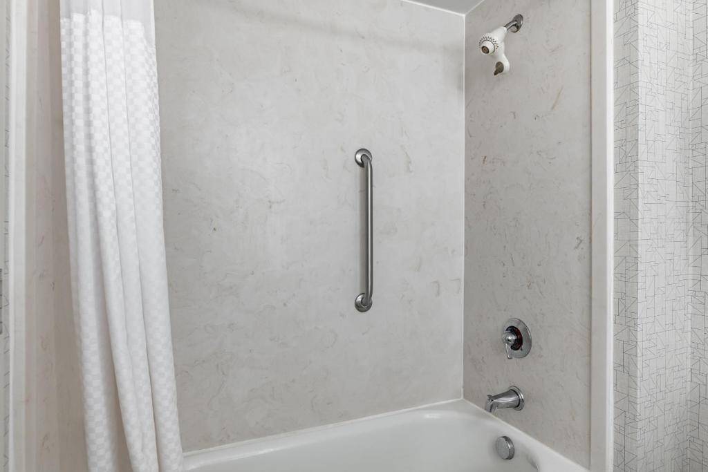 Wingate by Wyndham Vienna Parkersburg