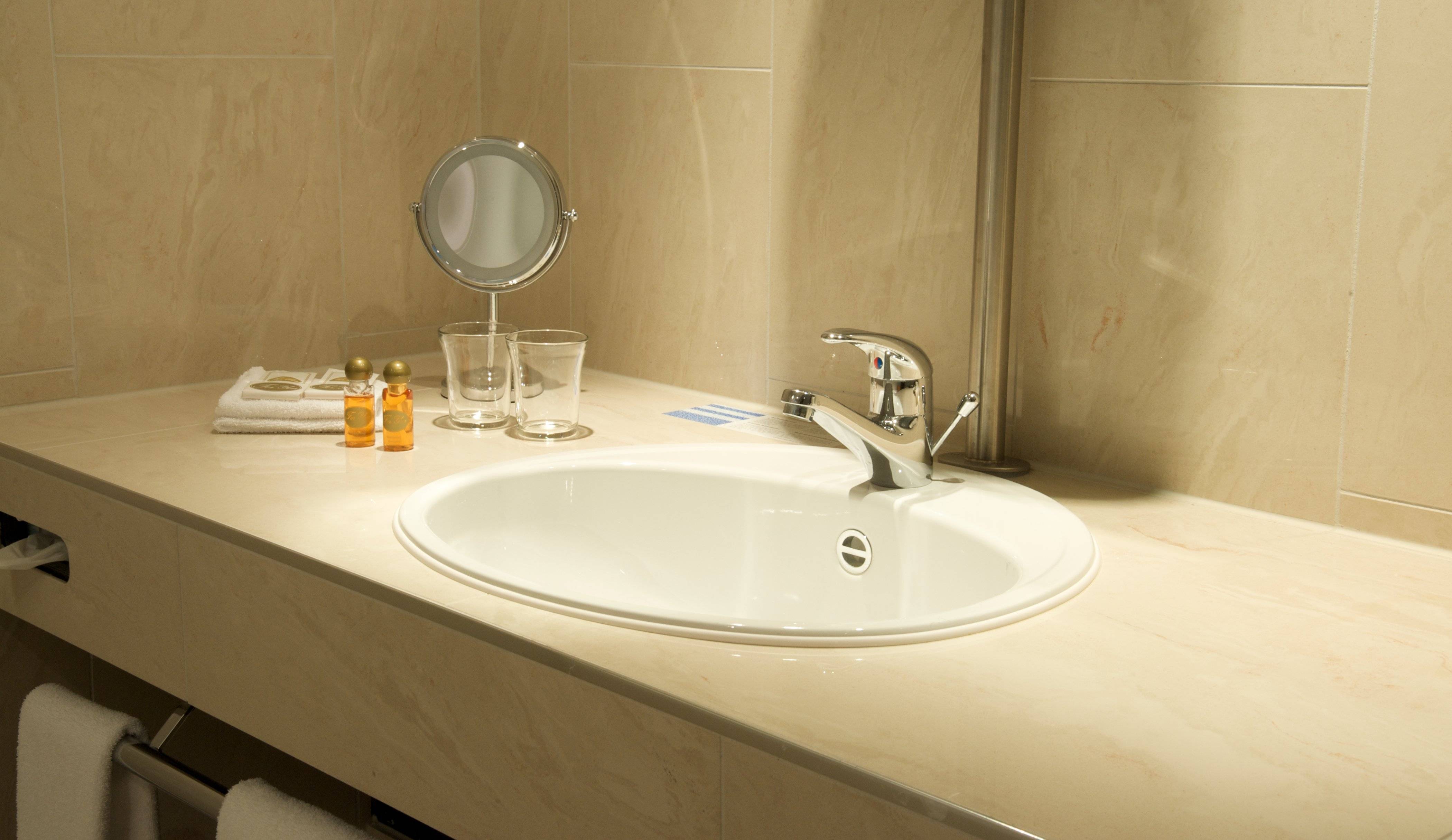 Alpha Palmiers by Fassbind