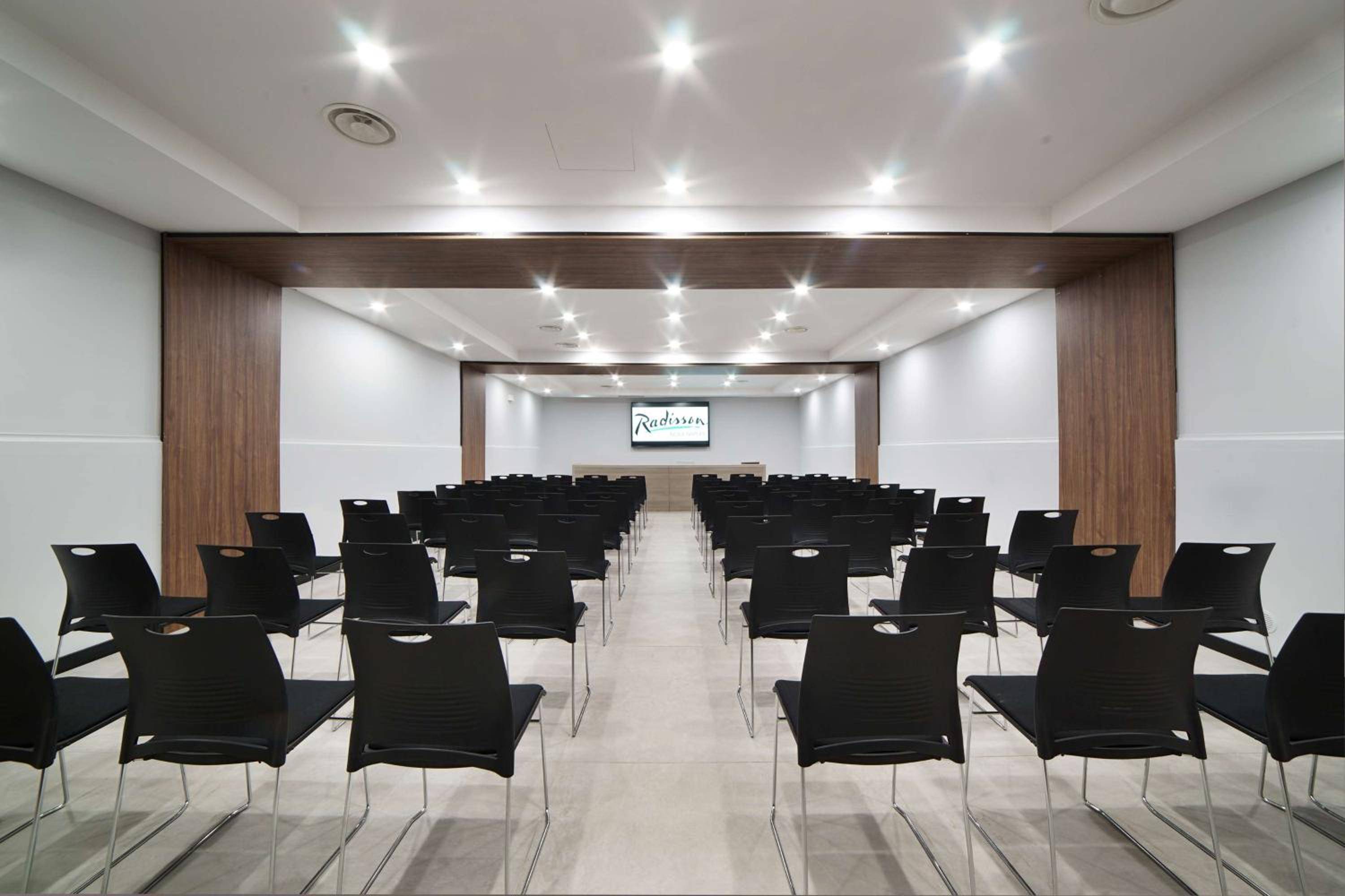 Radisson Hotel Nola Naples