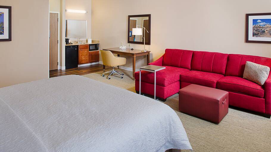 Hampton Inn & Suites Palmdale