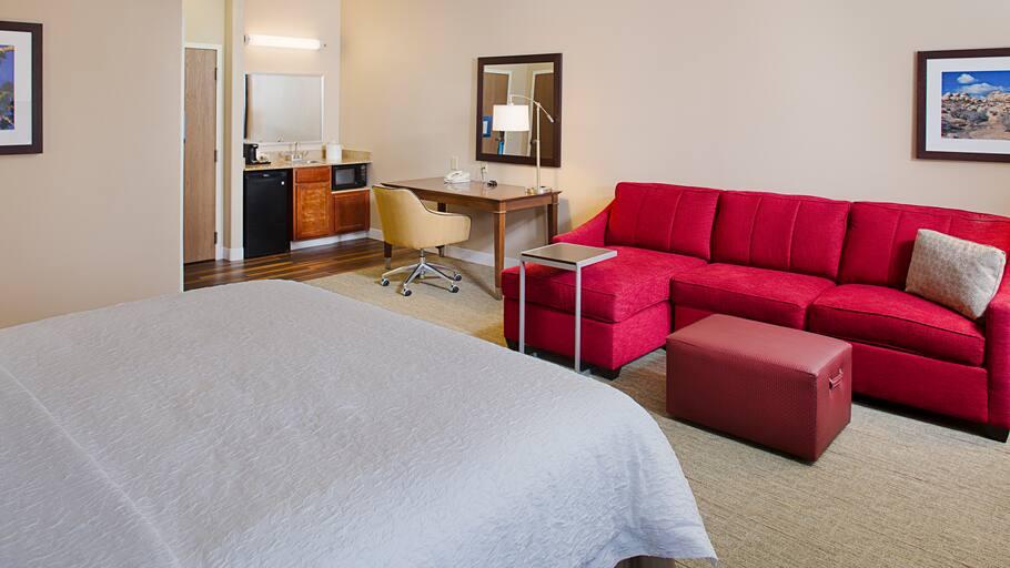 Hampton Inn & Suites Palmdale