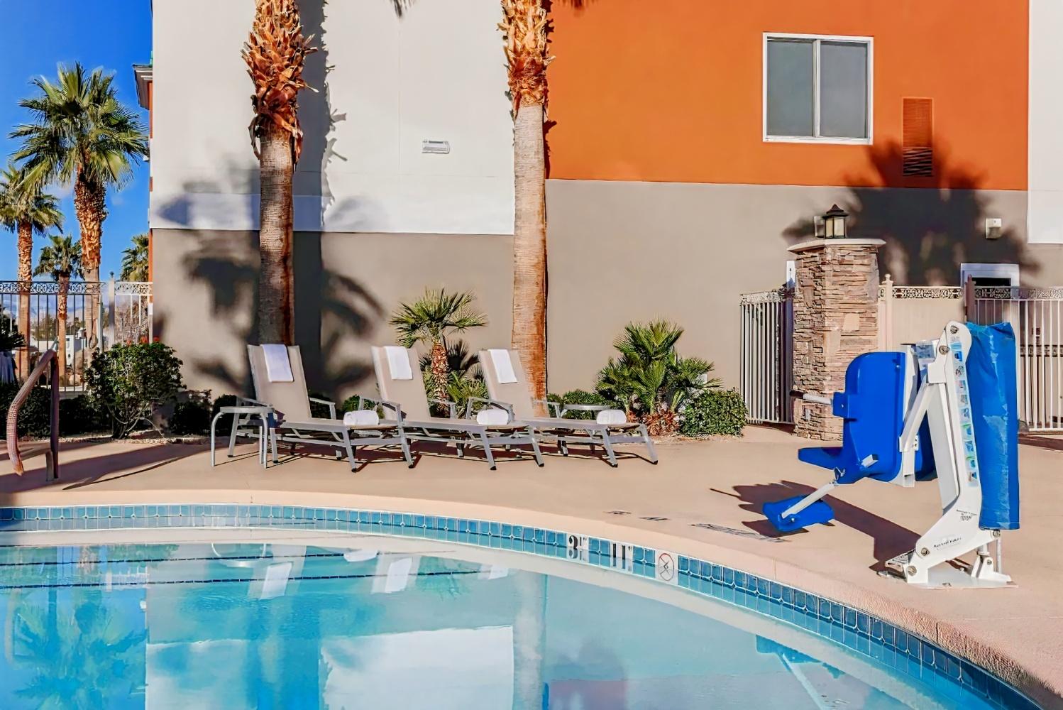 Holiday Inn Express Las Vegas - Stadium Area