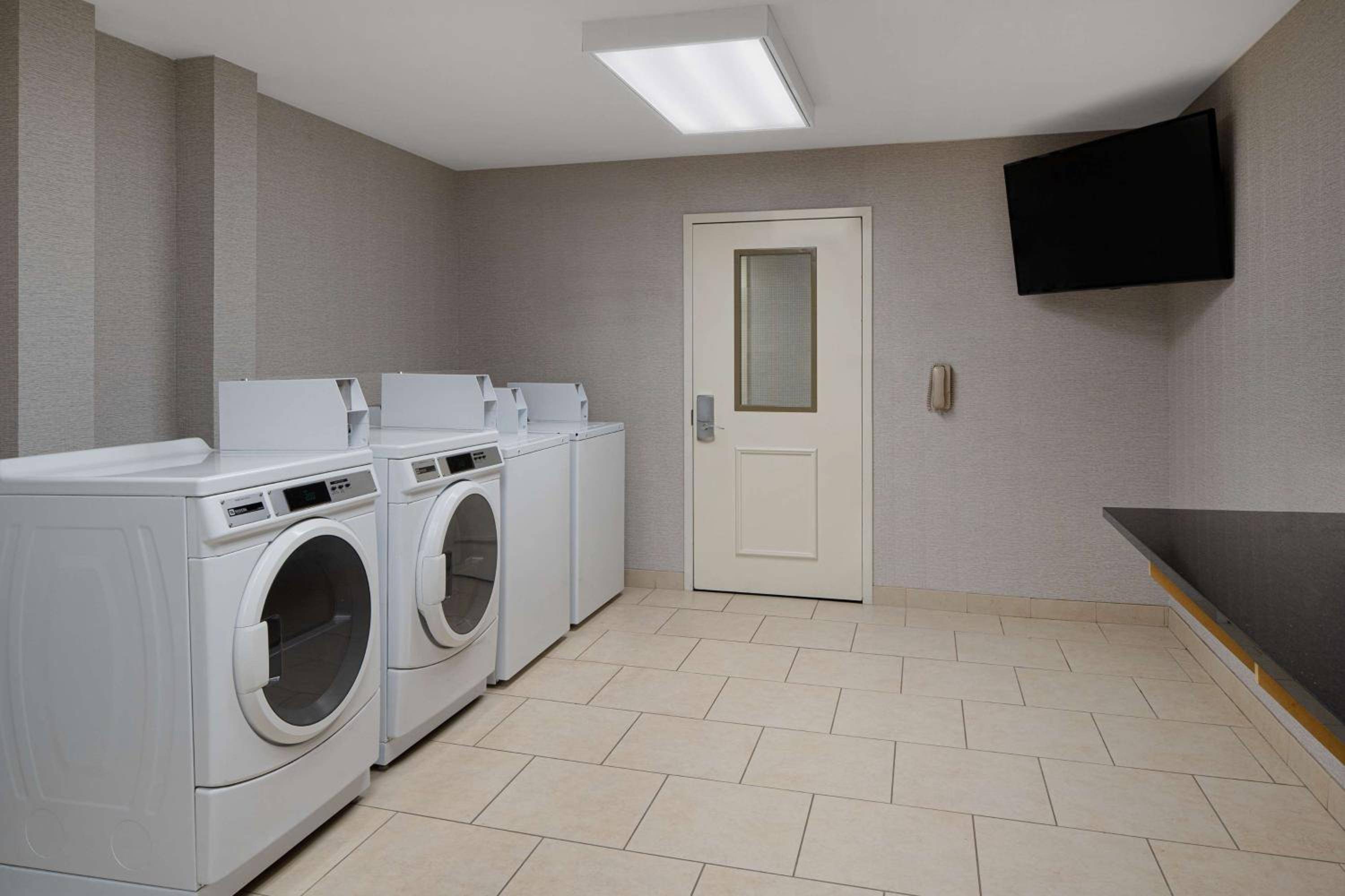 Homewood Suites by Hilton Carle Place - Garden City