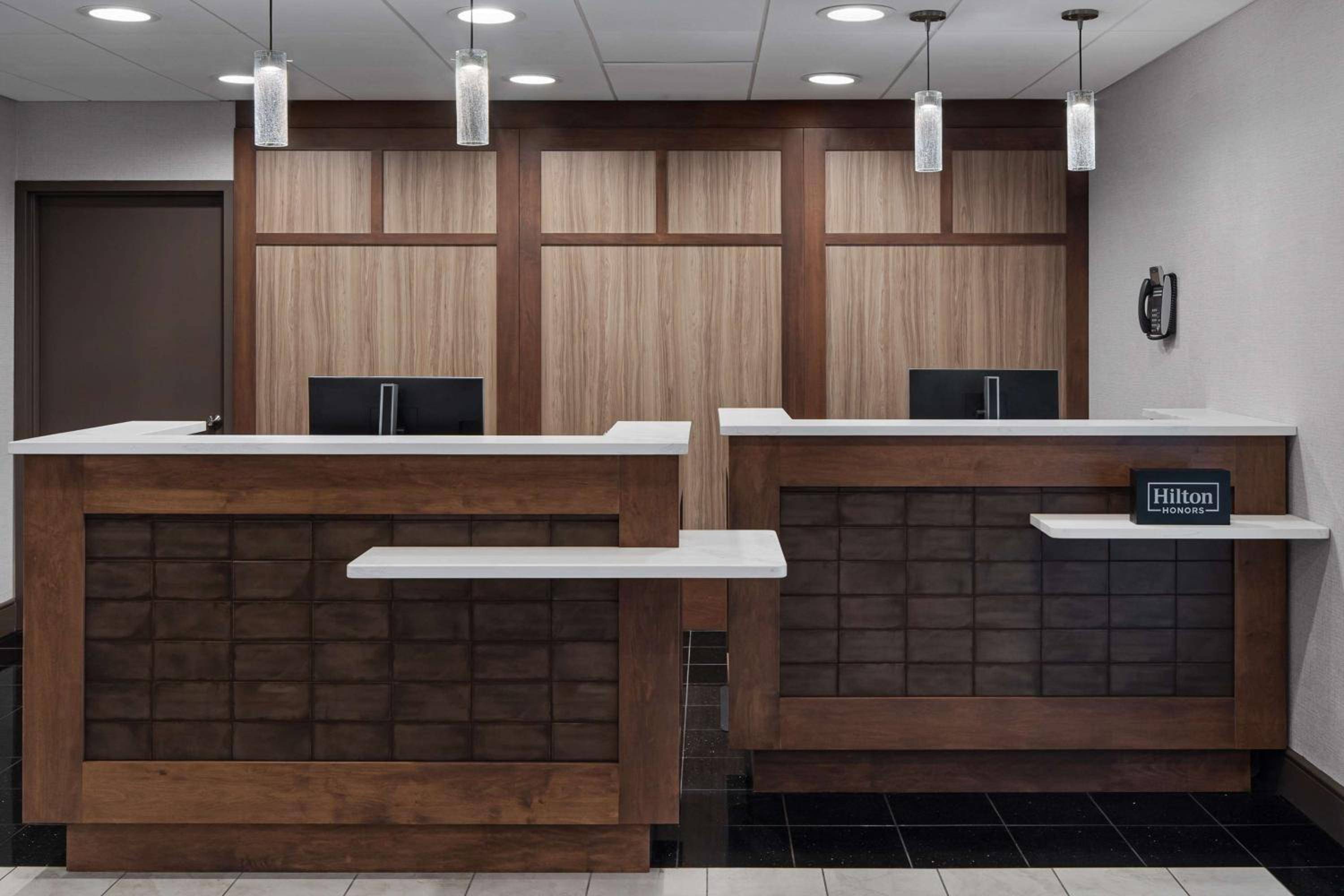 Homewood Suites by Hilton Carle Place - Garden City