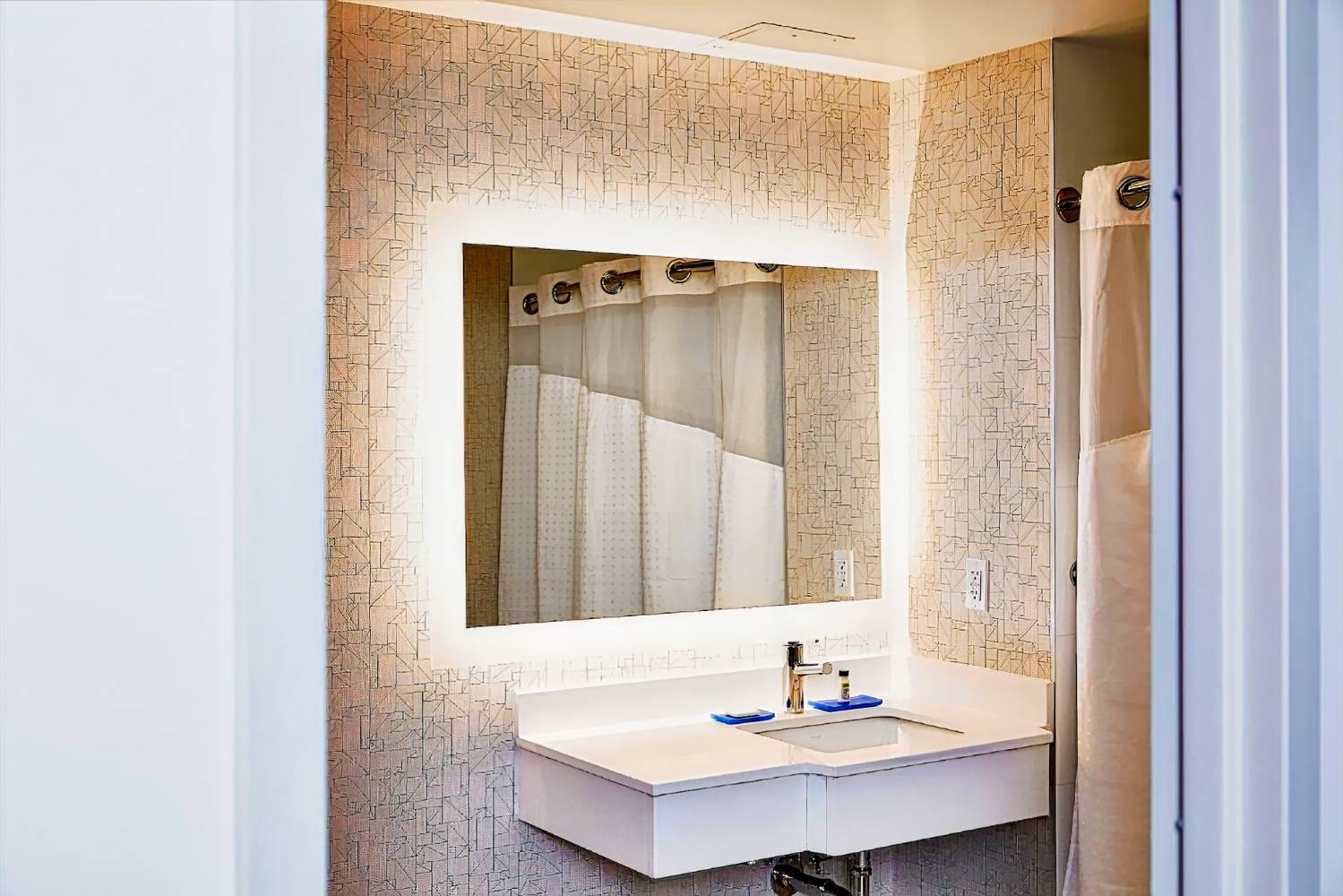 Holiday Inn Express Nyc Brooklyn - Sunset Park