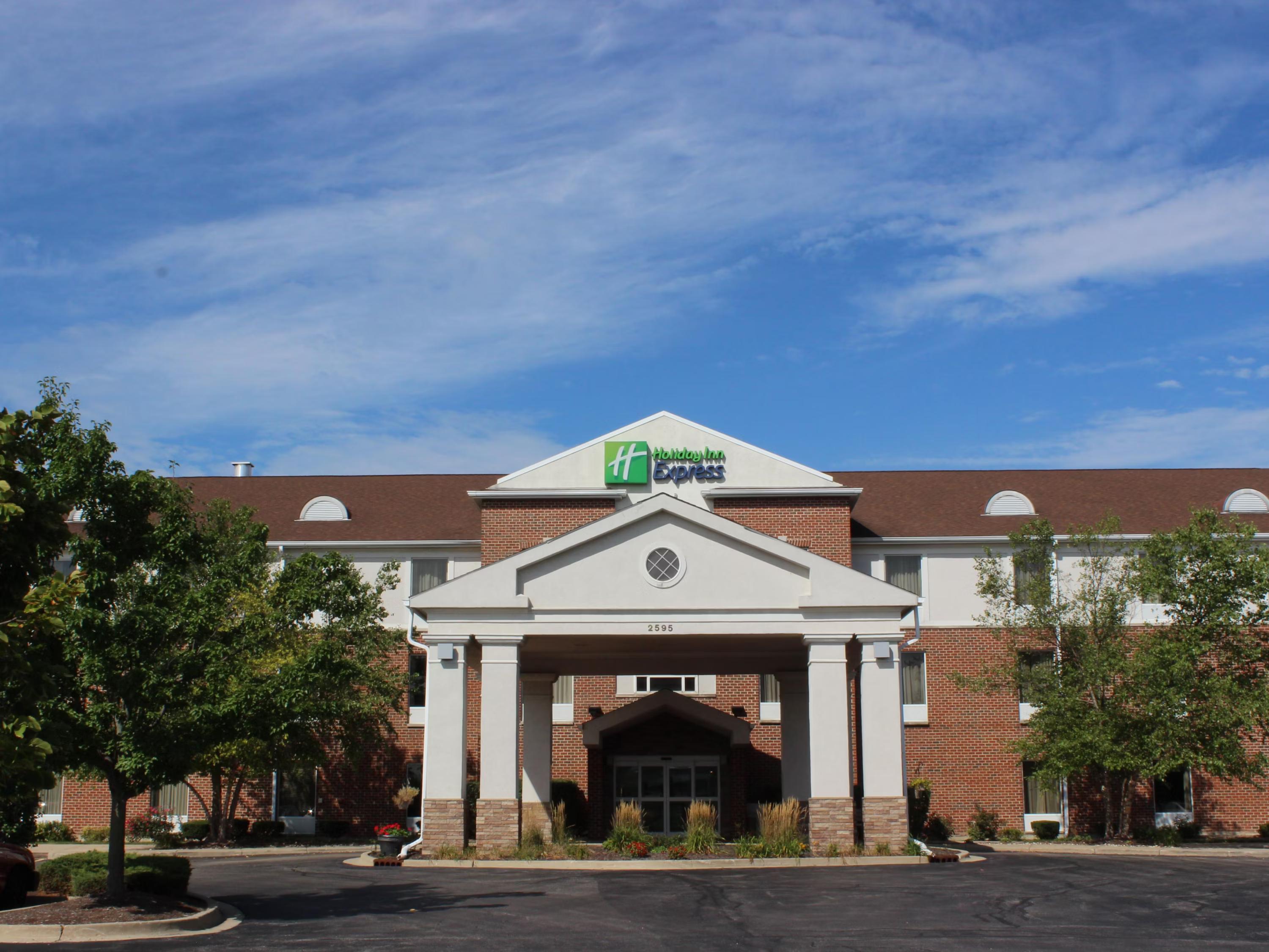 Holiday Inn Express Hotel & Suites Chicago-Algonquin, an IHG Hotel