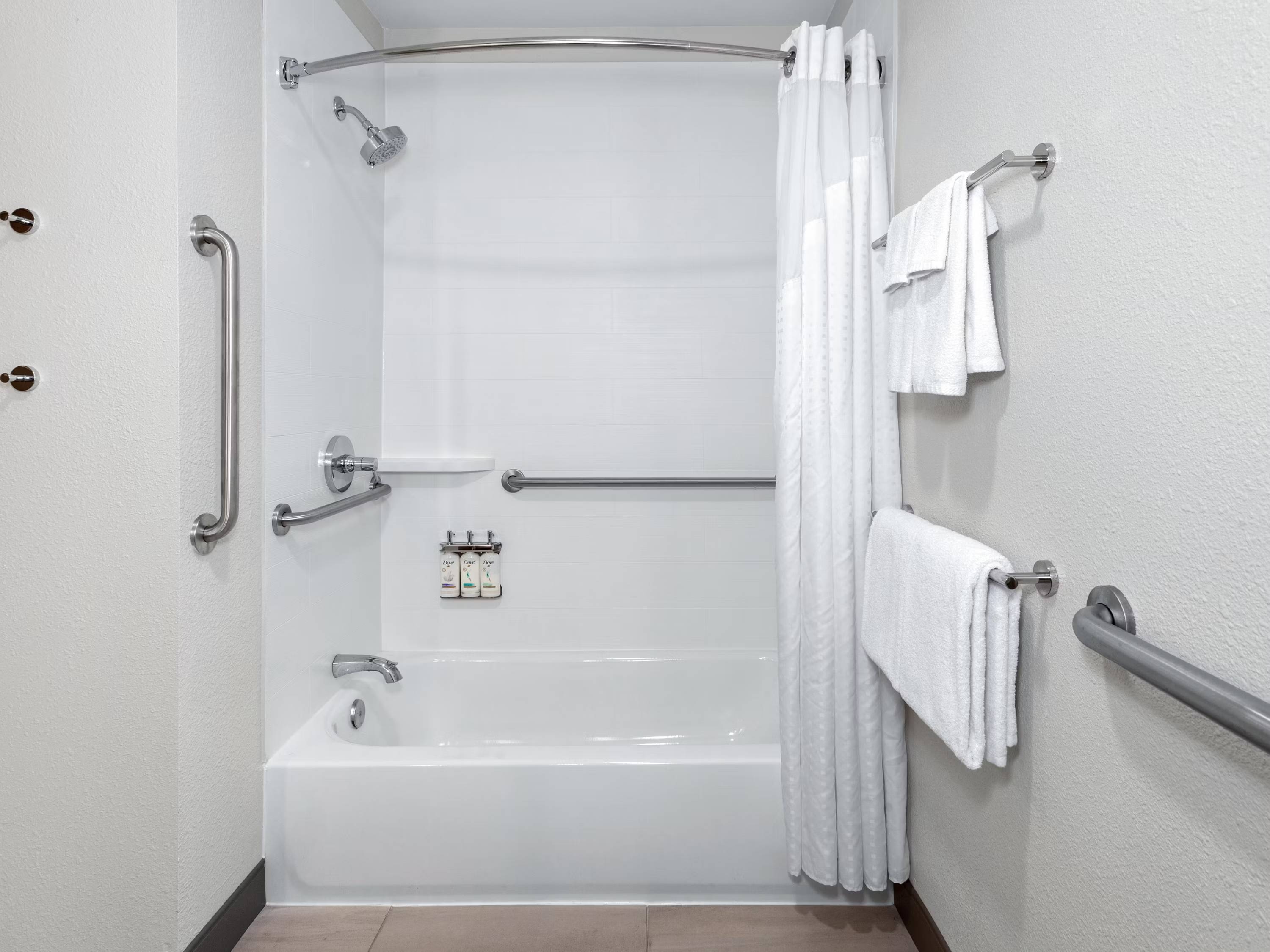 Holiday Inn Express Hotel & Suites Chicago-Algonquin, an IHG Hotel