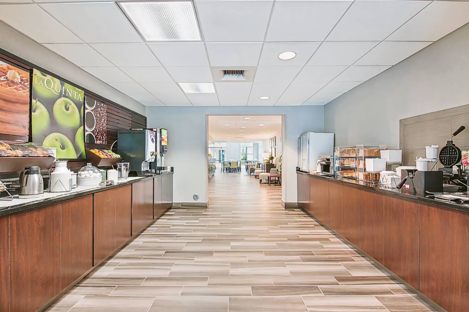 La Quinta Inn & Suites by Wyndham Plantation at SW 6th St