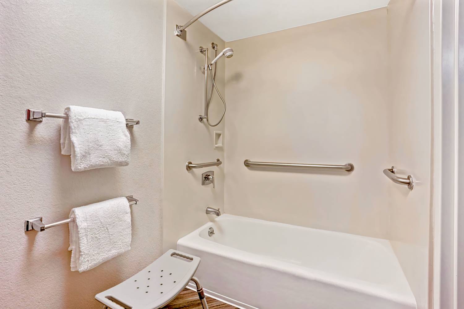 La Quinta Inn & Suites by Wyndham Tacoma - Seattle