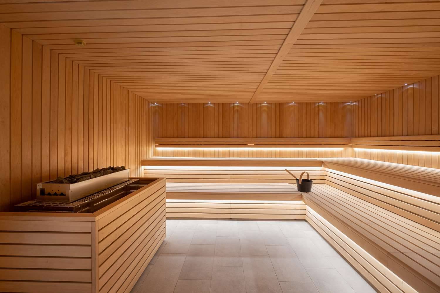 Golden Tulip Lyon Ouest Techlid Hotel & Spa