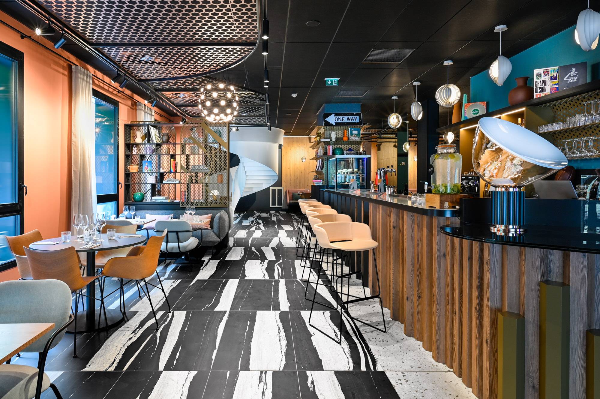 TRIBE Paris La Défense Esplanade