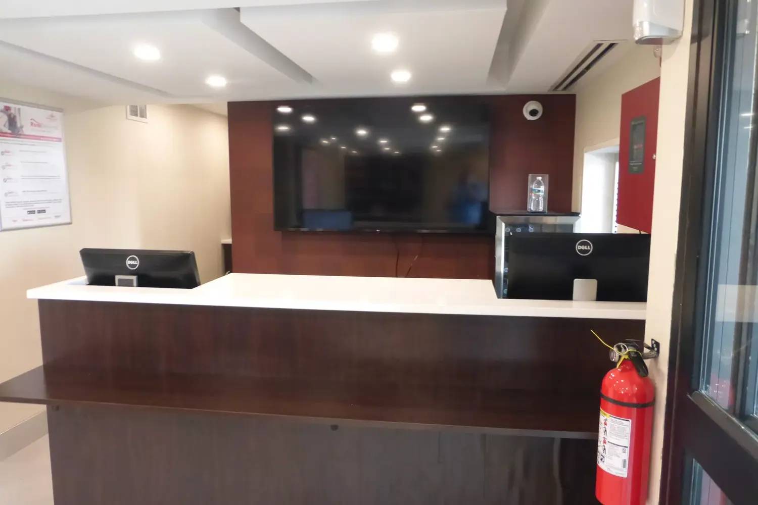 Red Roof Plus Bourbonnais