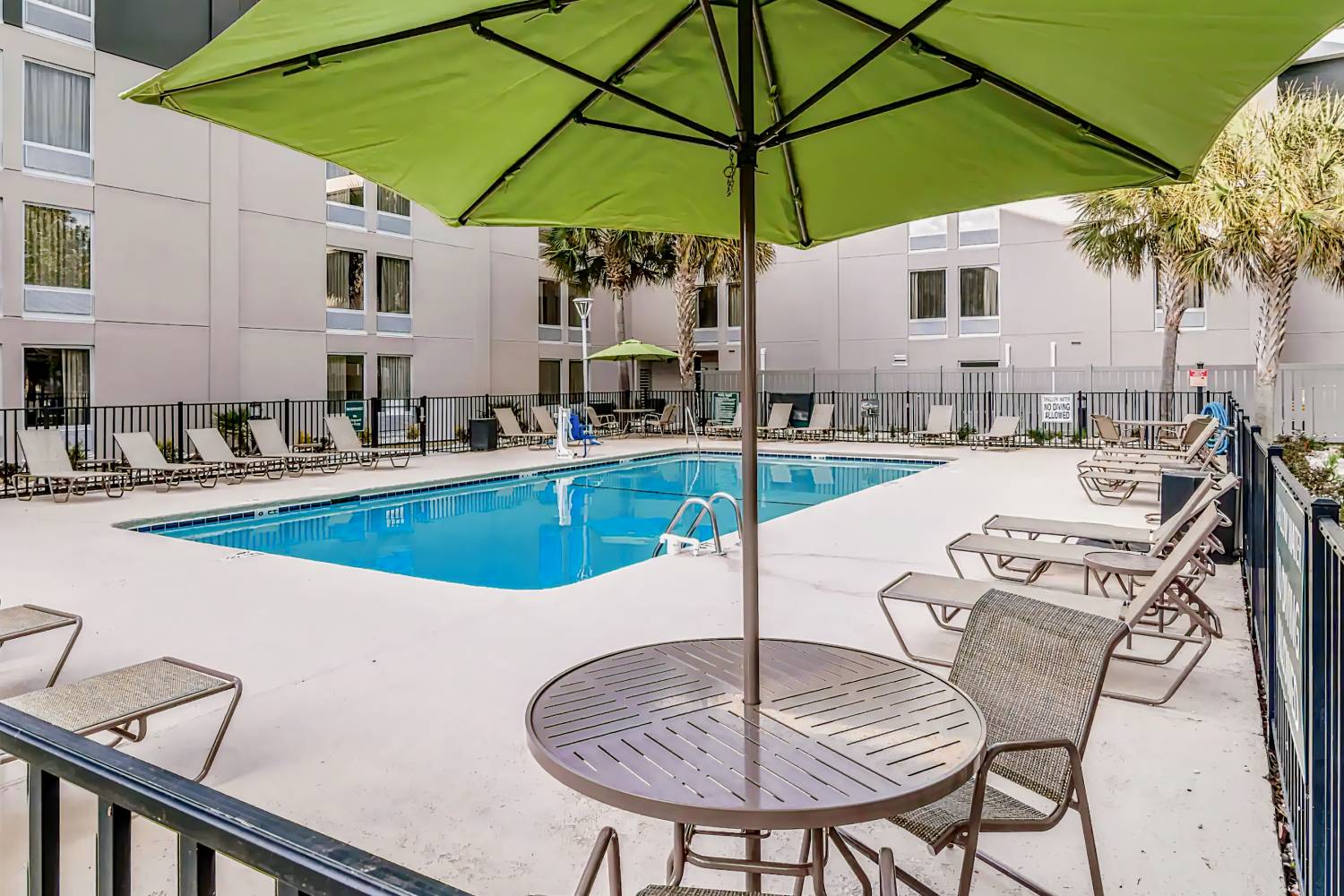 La Quinta Inn & Suites by Wyndham Myrtle Beach - N Kings Hwy