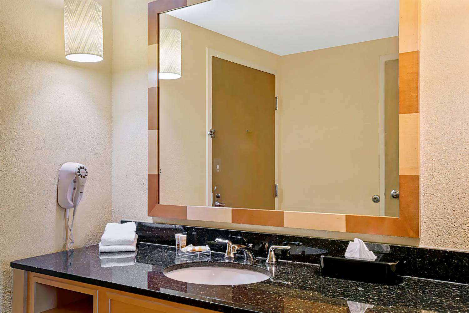 La Quinta Inn & Suites by Wyndham Sunrise