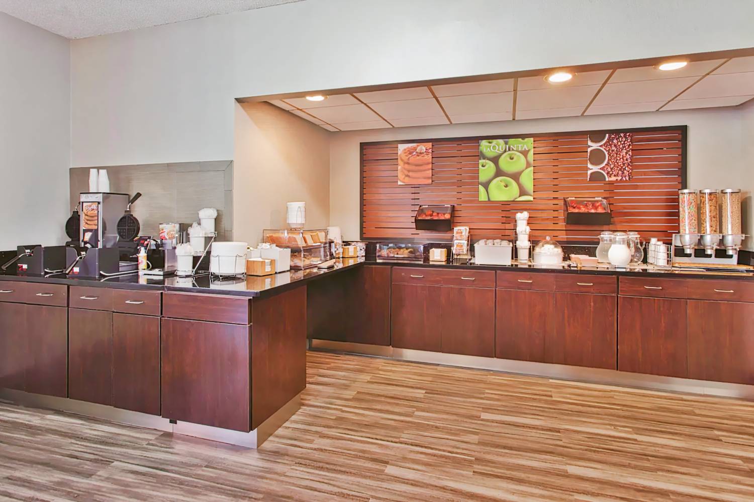 La Quinta Inn & Suites by Wyndham Charleston Riverview