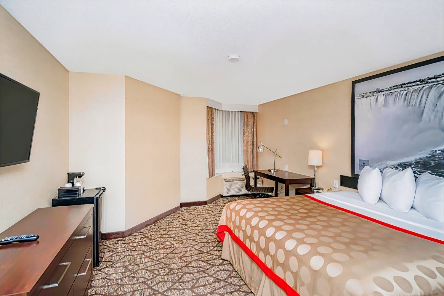 Ramada By Wyndham Niagara Falls near the Falls