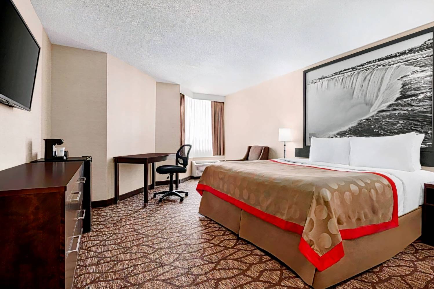 Ramada By Wyndham Niagara Falls near the Falls