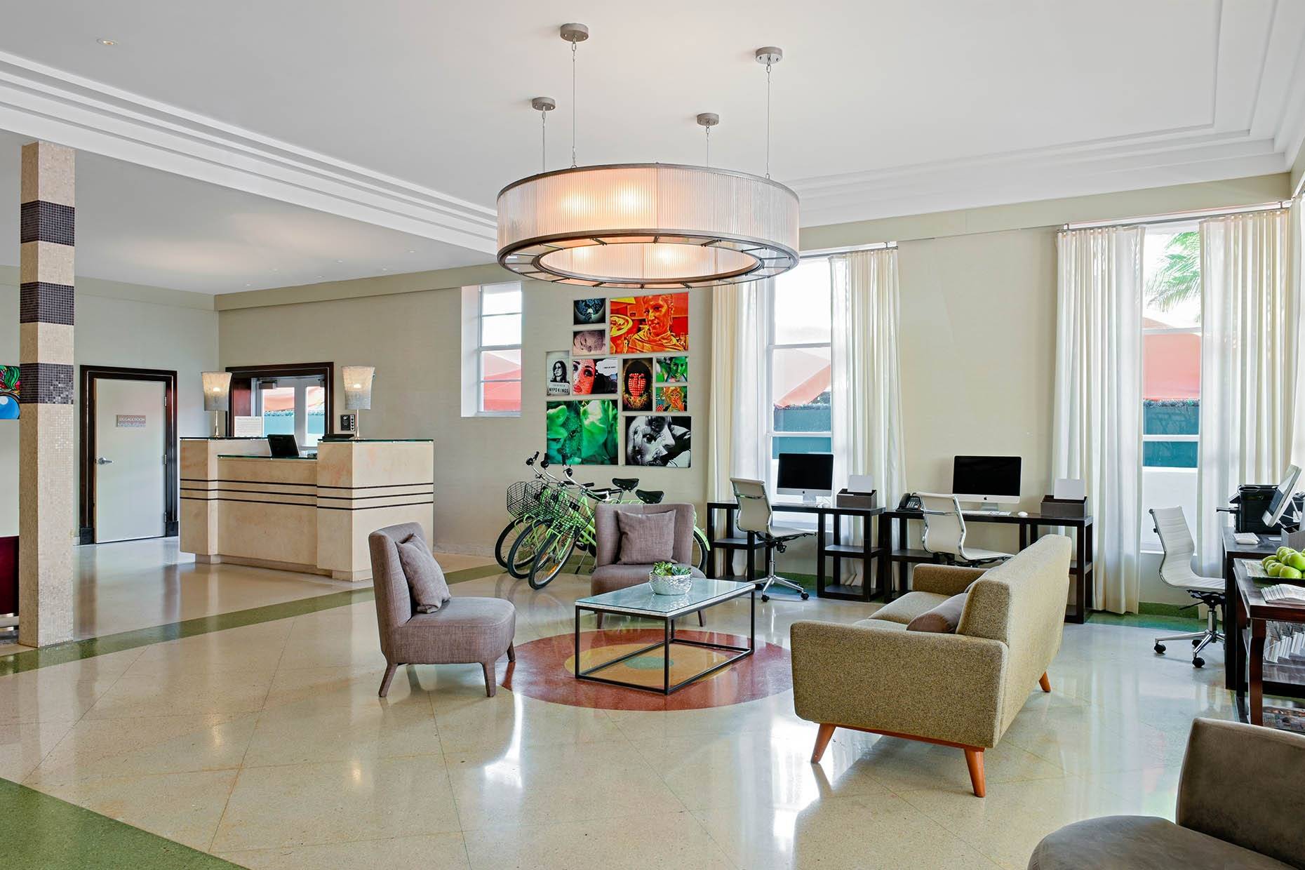 Hotel Breakwater South Beach