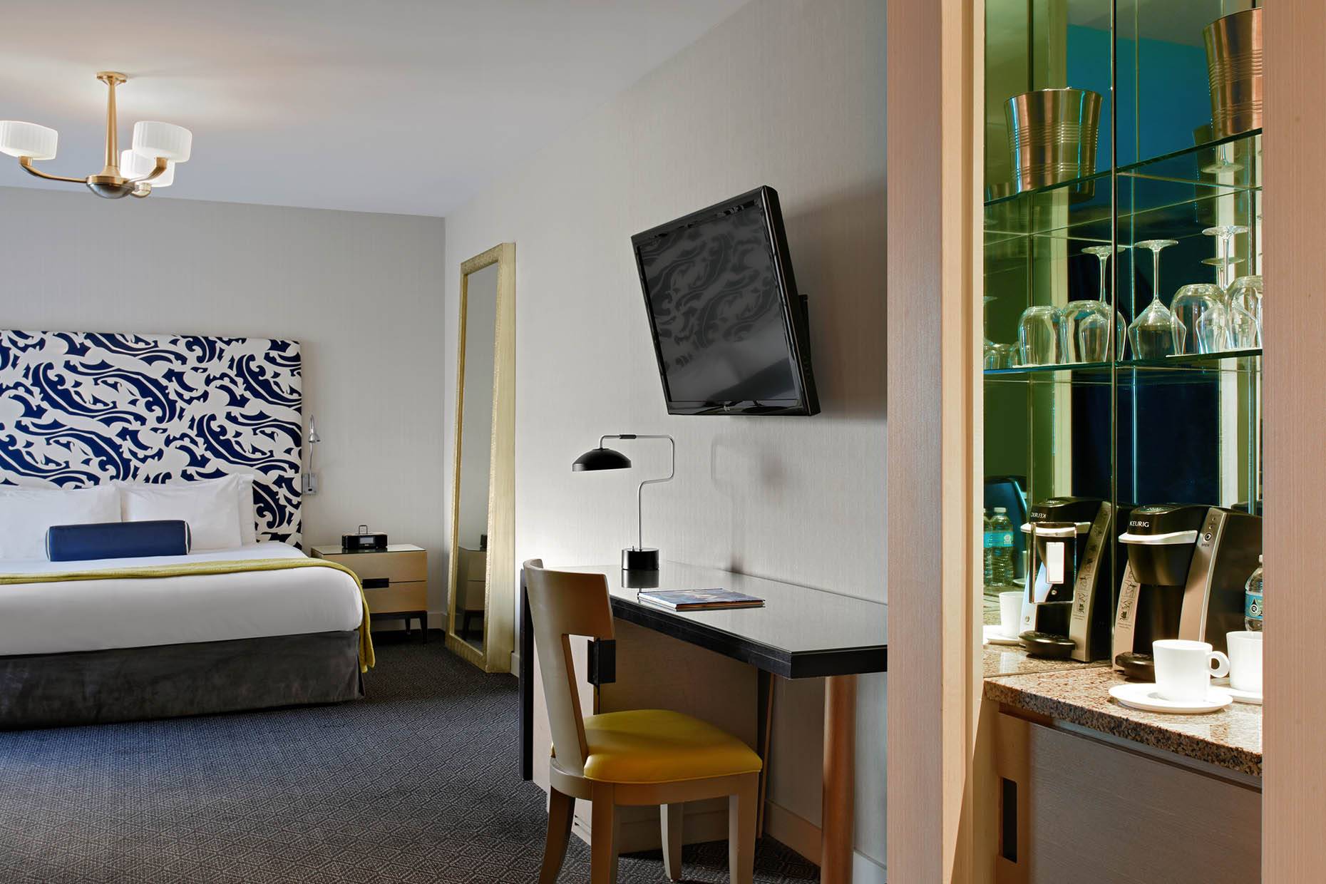 Hotel Breakwater South Beach