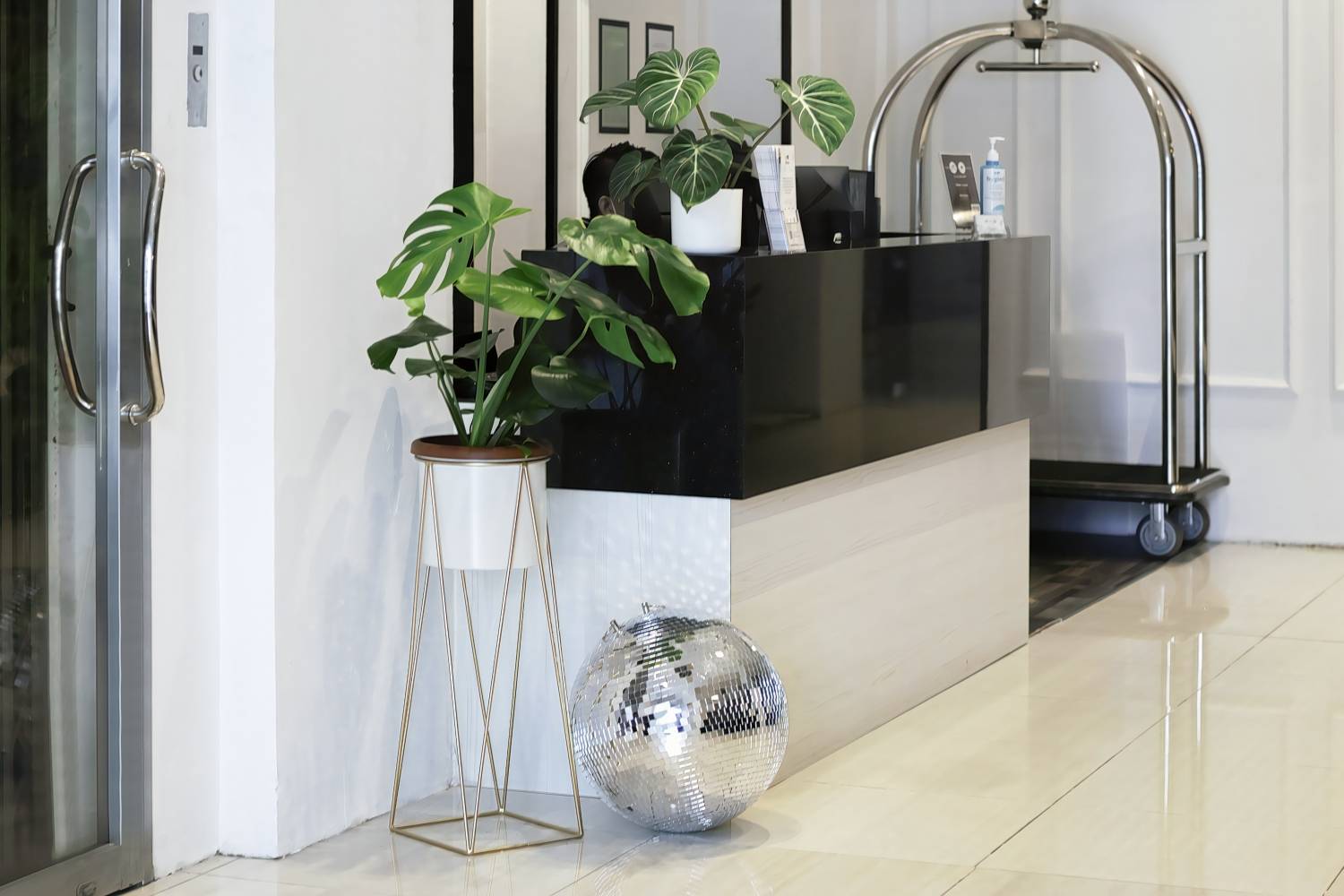 Victoria Hotel, a NuVe Group Collection