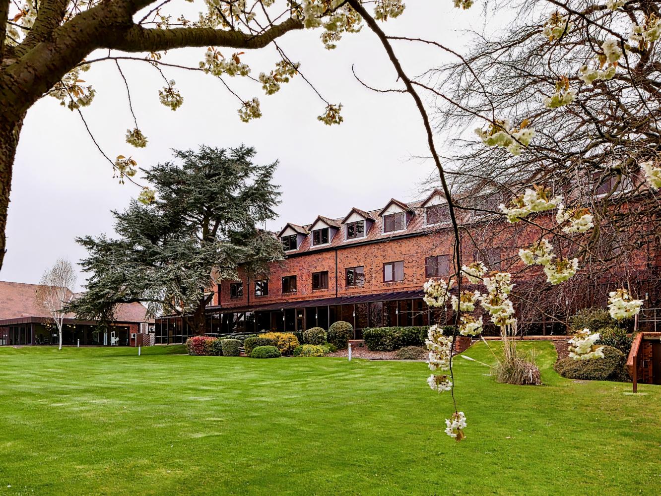 Mercure Hull Grange Park Hotel