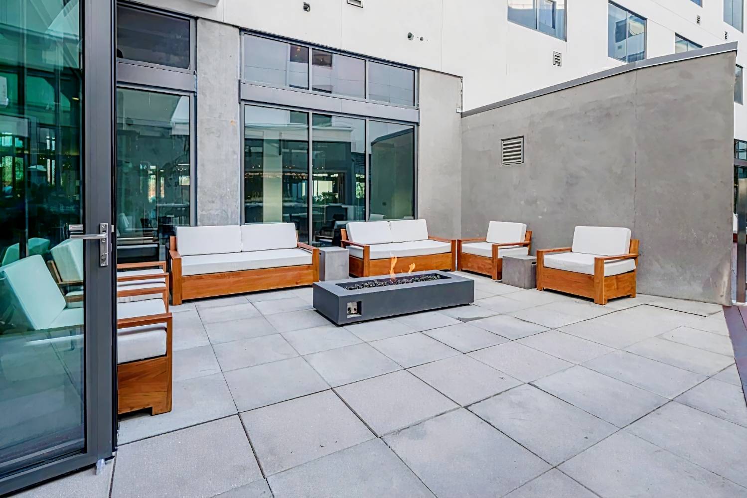 Shashi Hotel Mountain View, an Urban Resort