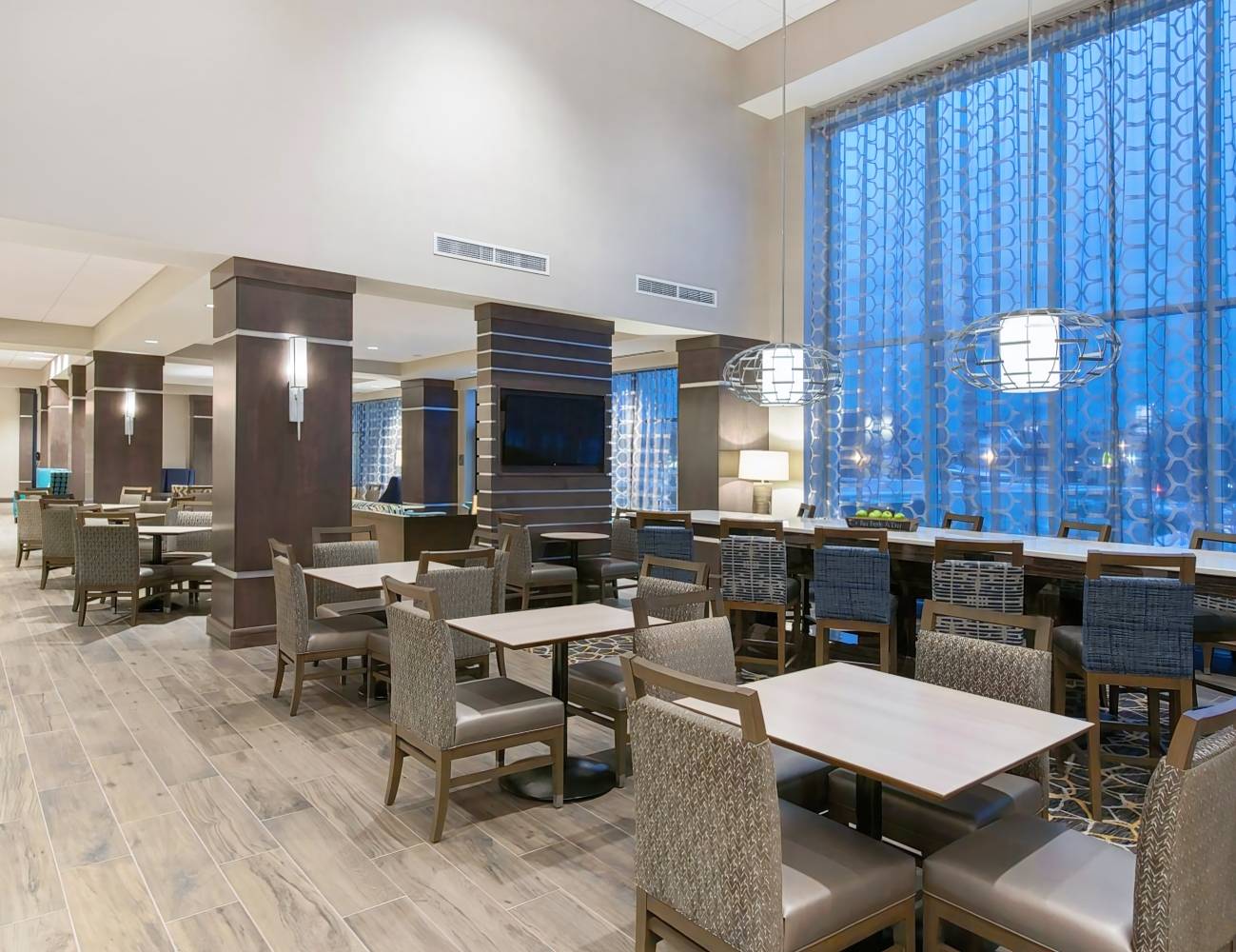 Hampton Inn & Suites Grand Rapids Downtown