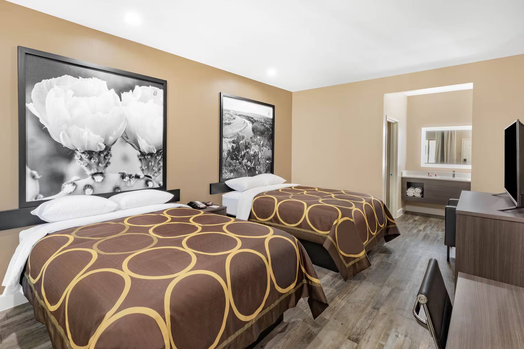 Super 8 by Wyndham Houston NW Beltway 8