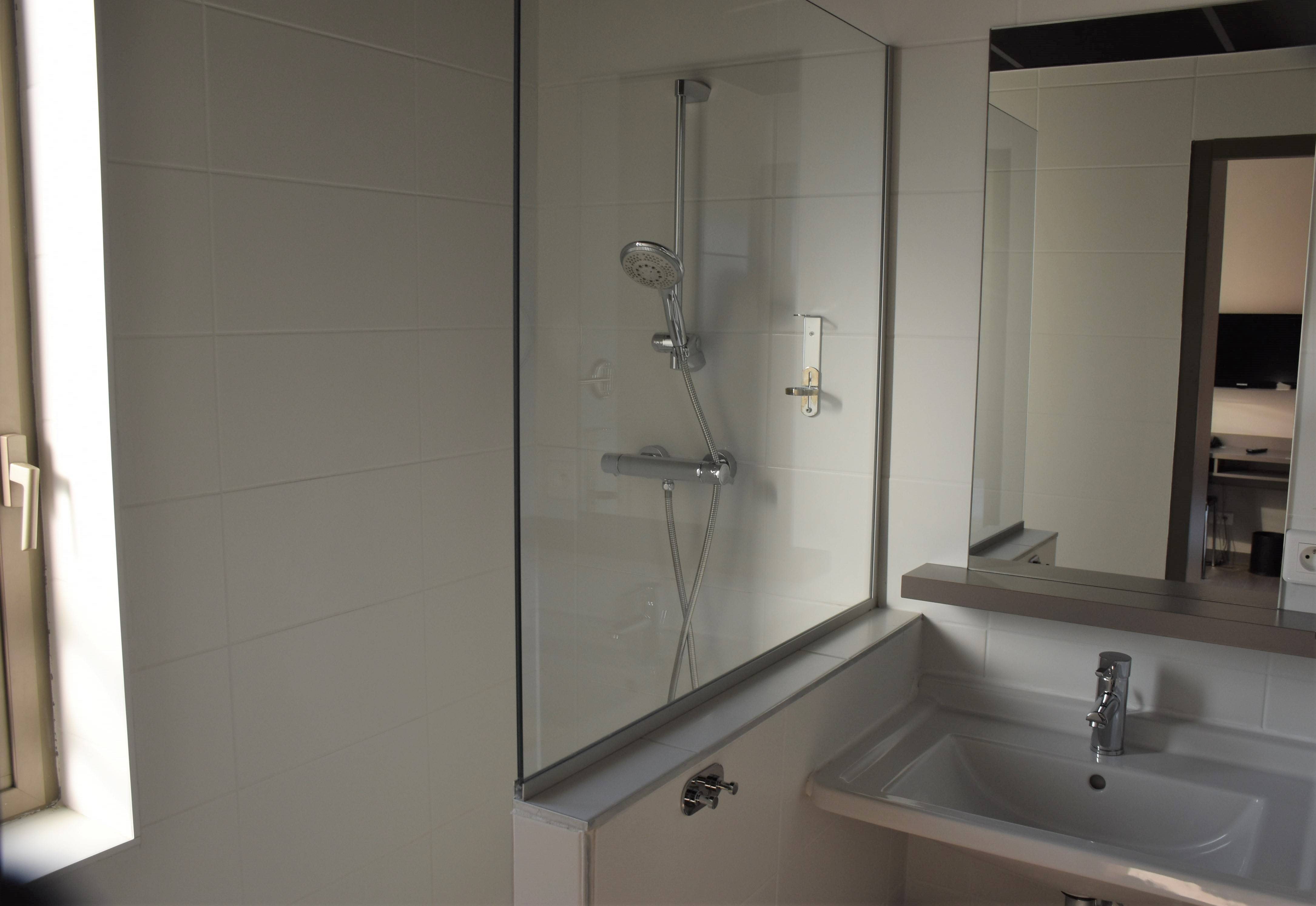 Adonis Lyon Dock Ouest