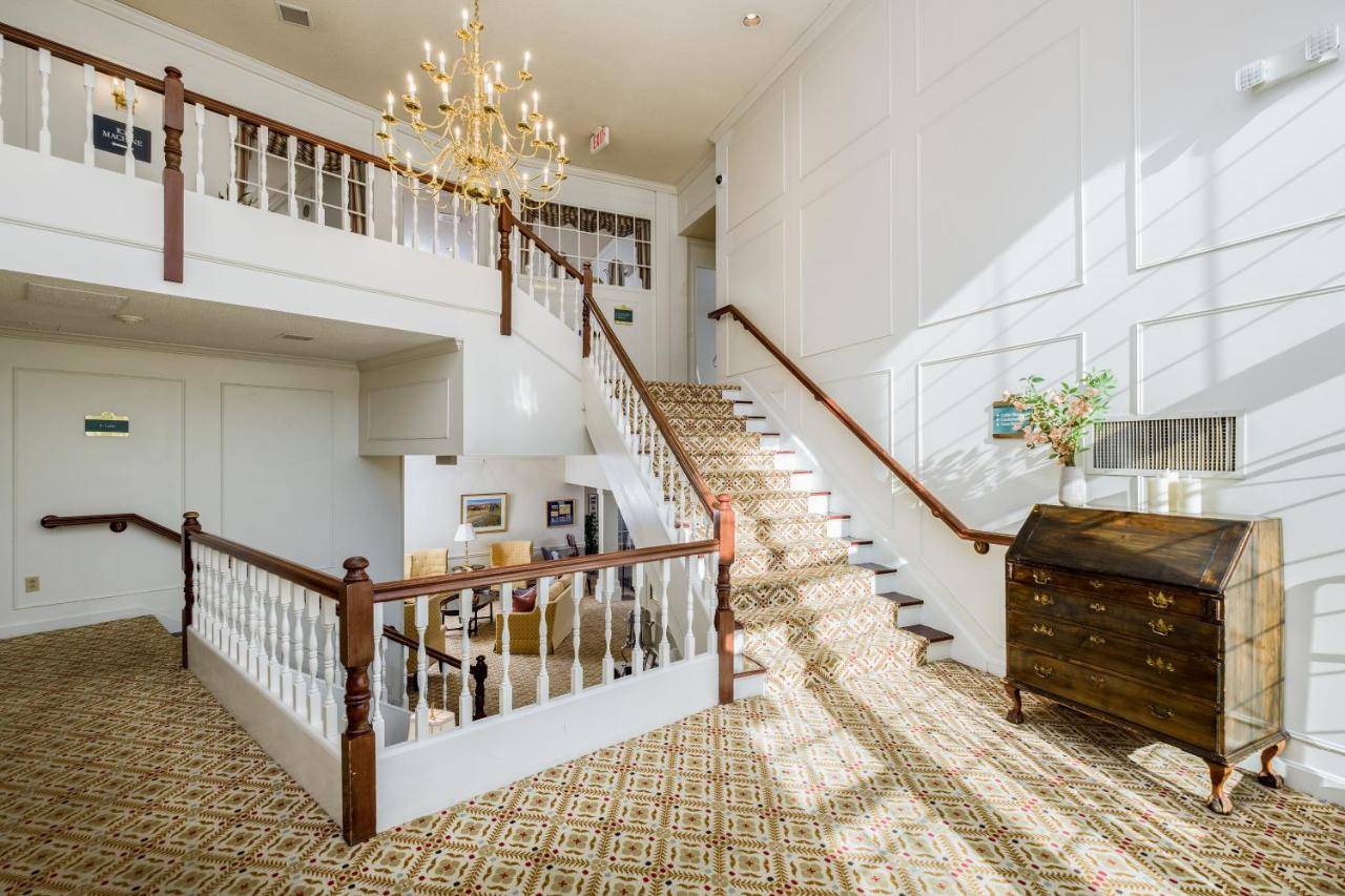 The Farmington Inn & Suites