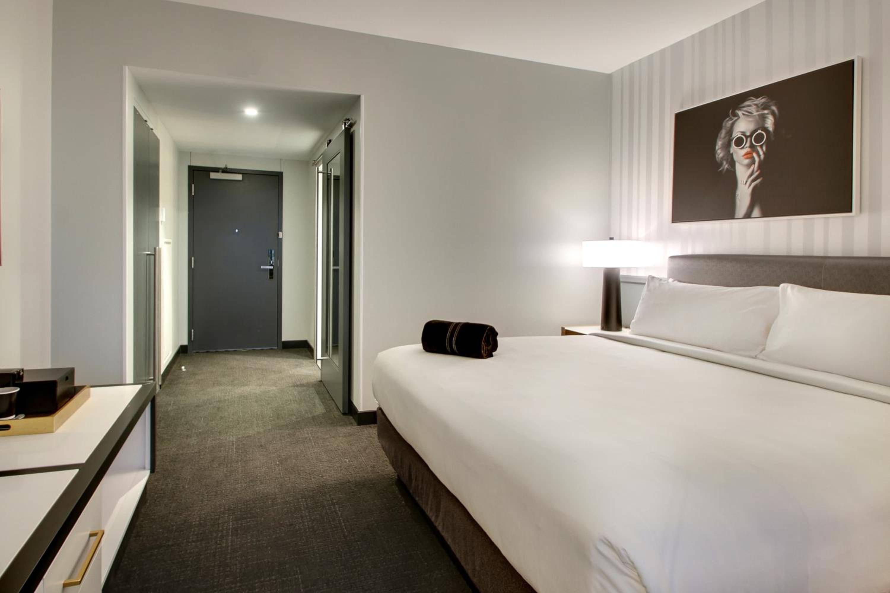 The Rose Hotel Chicago O'hare Tapestry Collection by Hilton