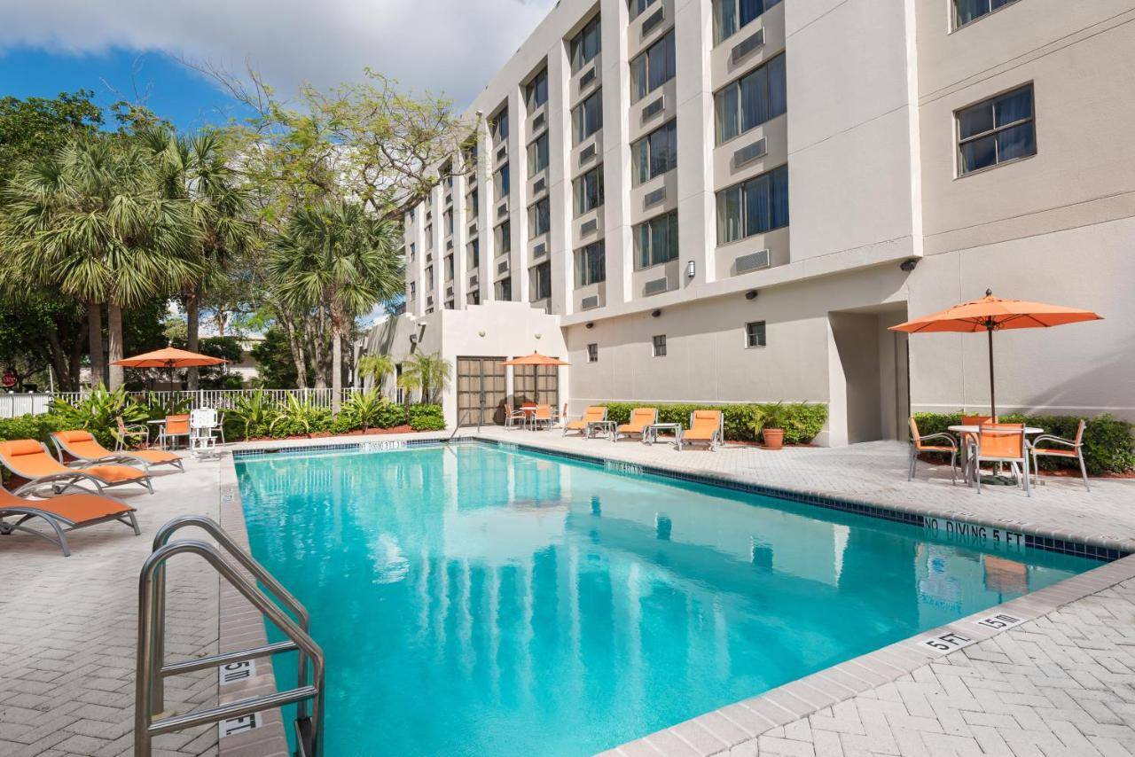 Holiday Inn Express Hotel & Suites Ft. Lauderdale-Plantation, an IHG Hotel