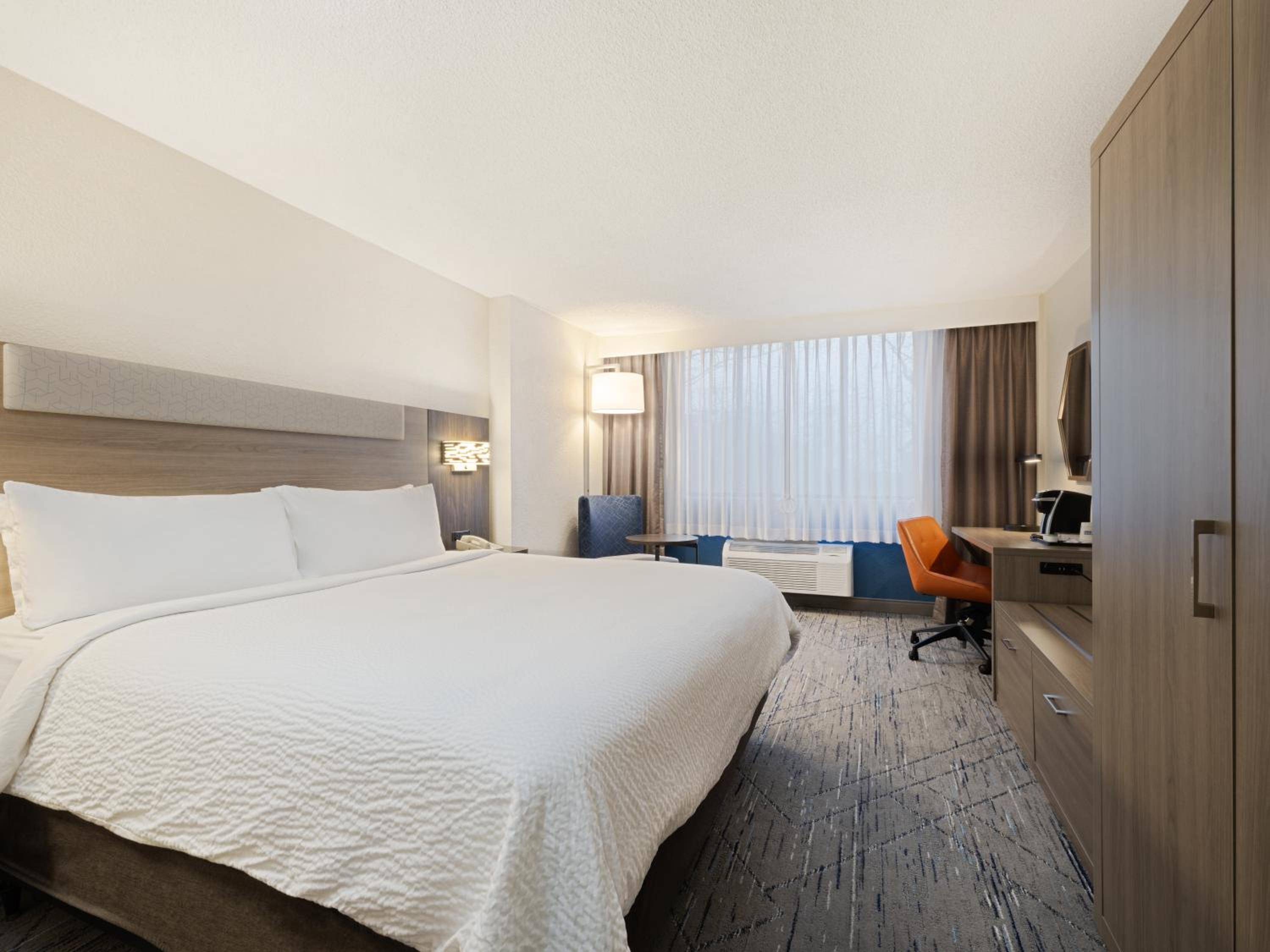 Holiday Inn Express Hotel & Suites Ft. Lauderdale-Plantation, an IHG Hotel