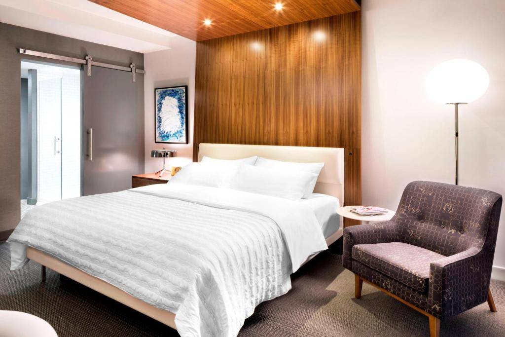 Le Méridien Columbus, The Joseph