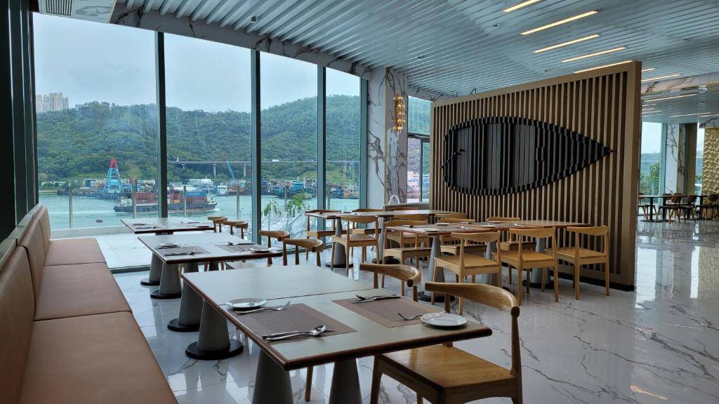 Grand Bay View Hotel & Resort