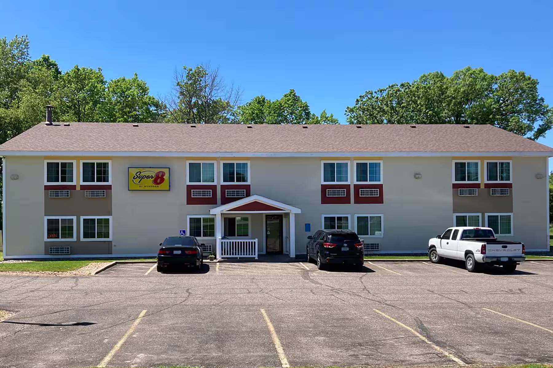 Super 8 by Wyndham Chisago City