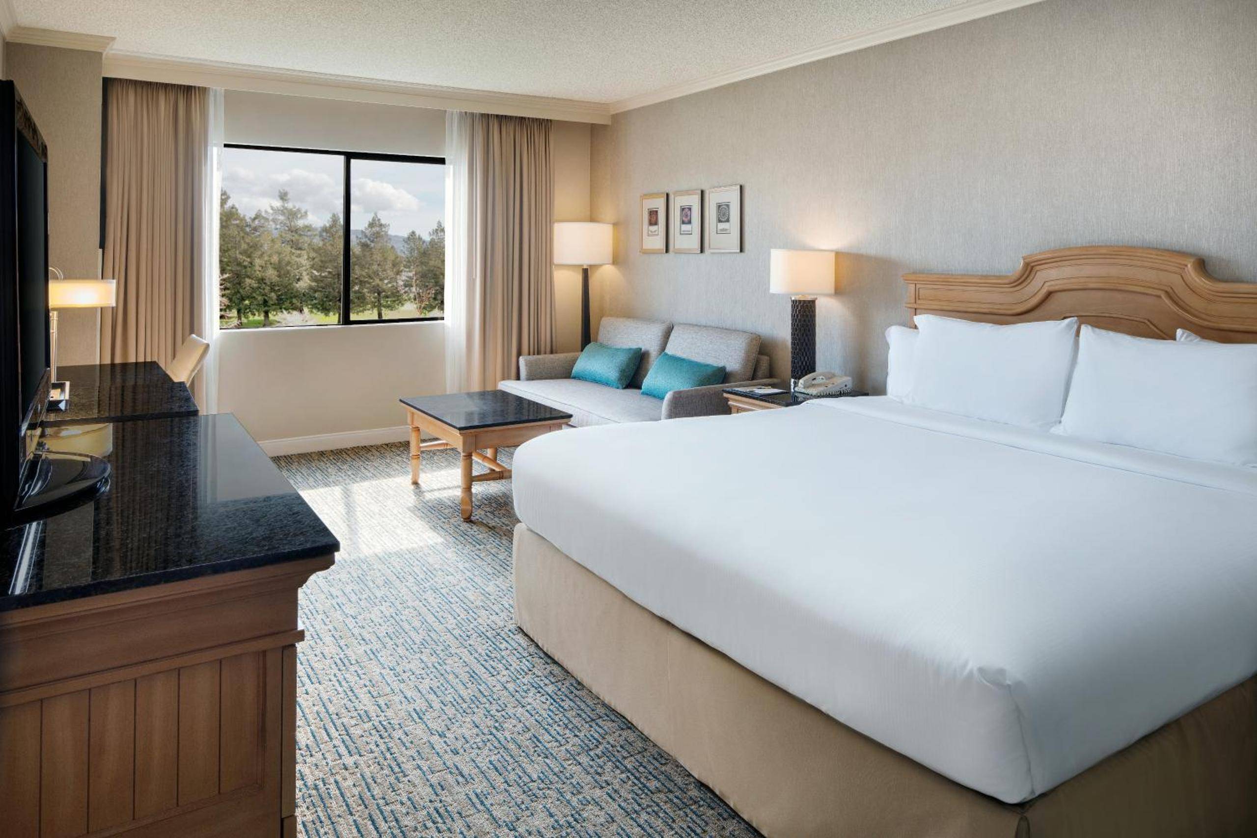 DoubleTree by Hilton Sonoma Wine Country