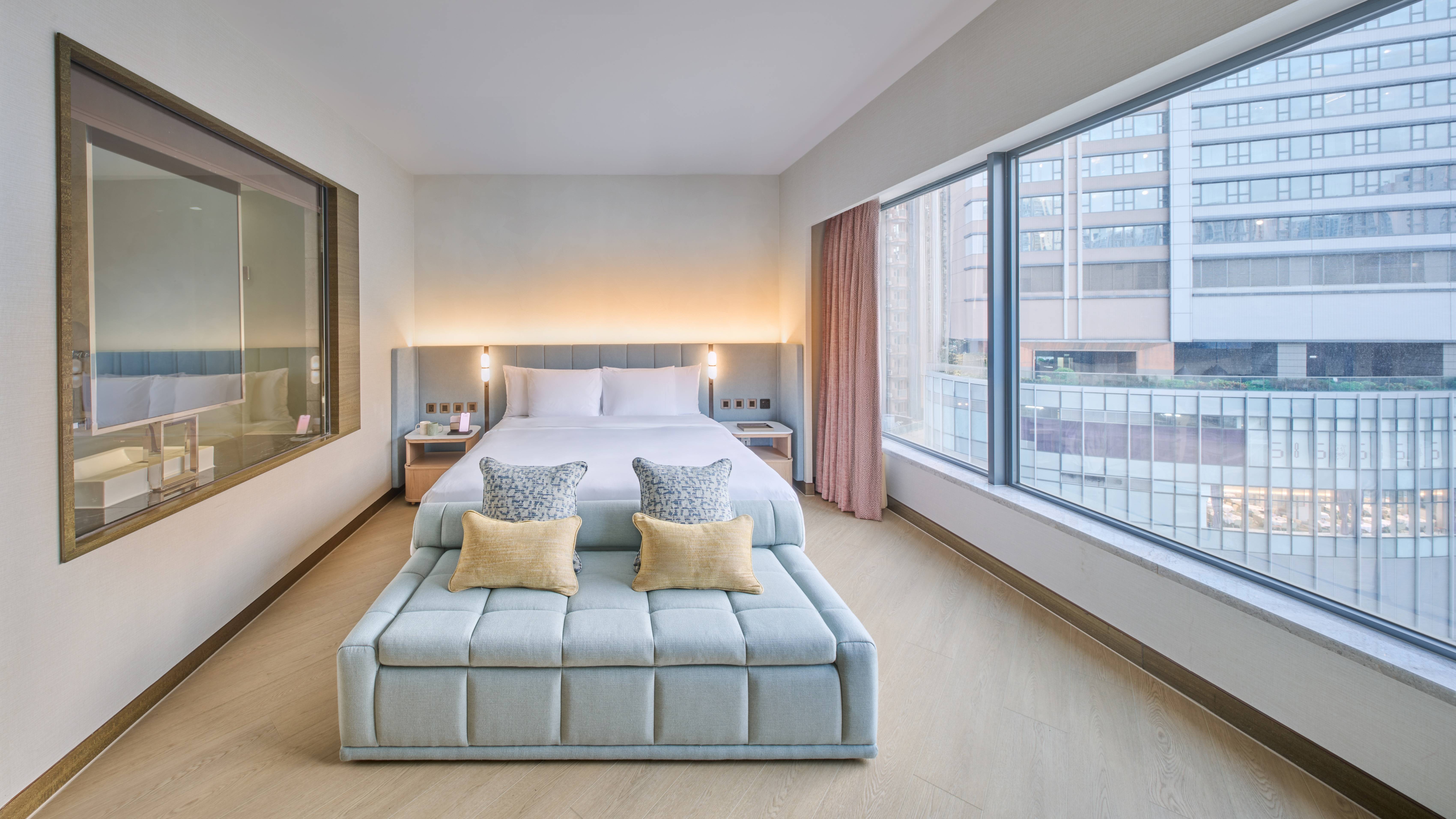 The Royal Garden Kowloon East  (formerly: Royal Plaza Hong Kong Kowloon East, an IHG Hotel)