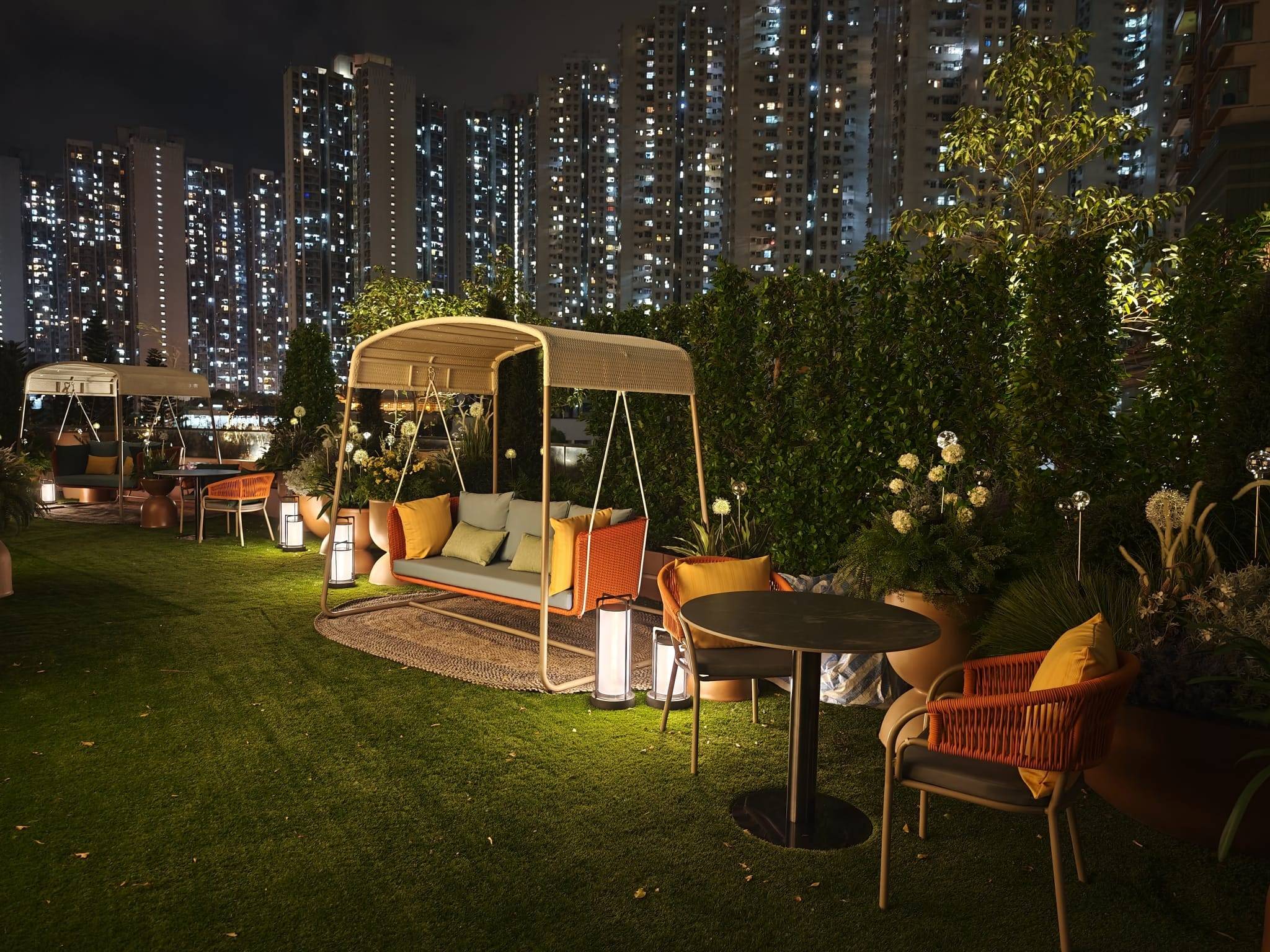 The Royal Garden Kowloon East  (formerly: Royal Plaza Hong Kong Kowloon East, an IHG Hotel)