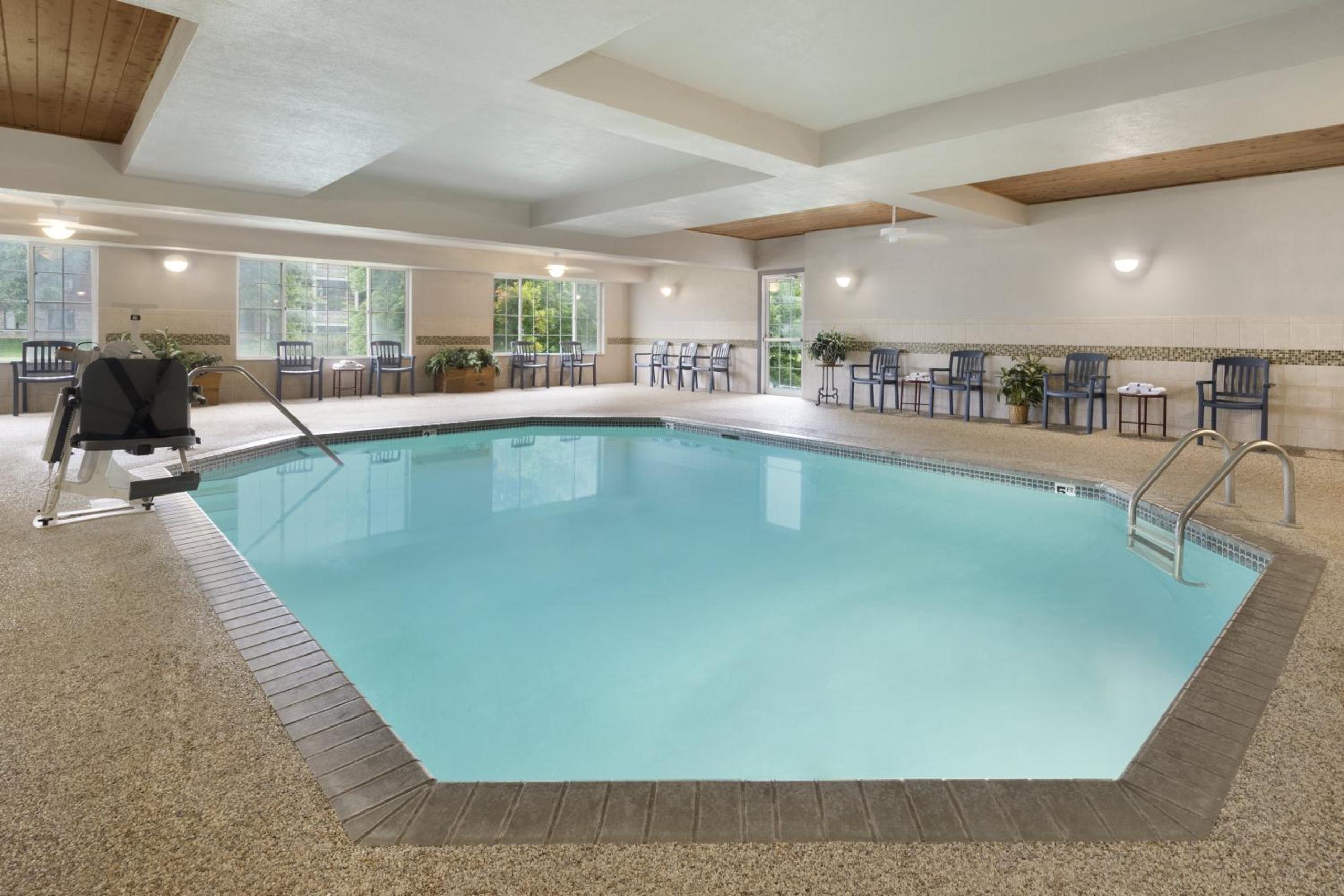 AmeriVu Inn & Suites - Shakopee